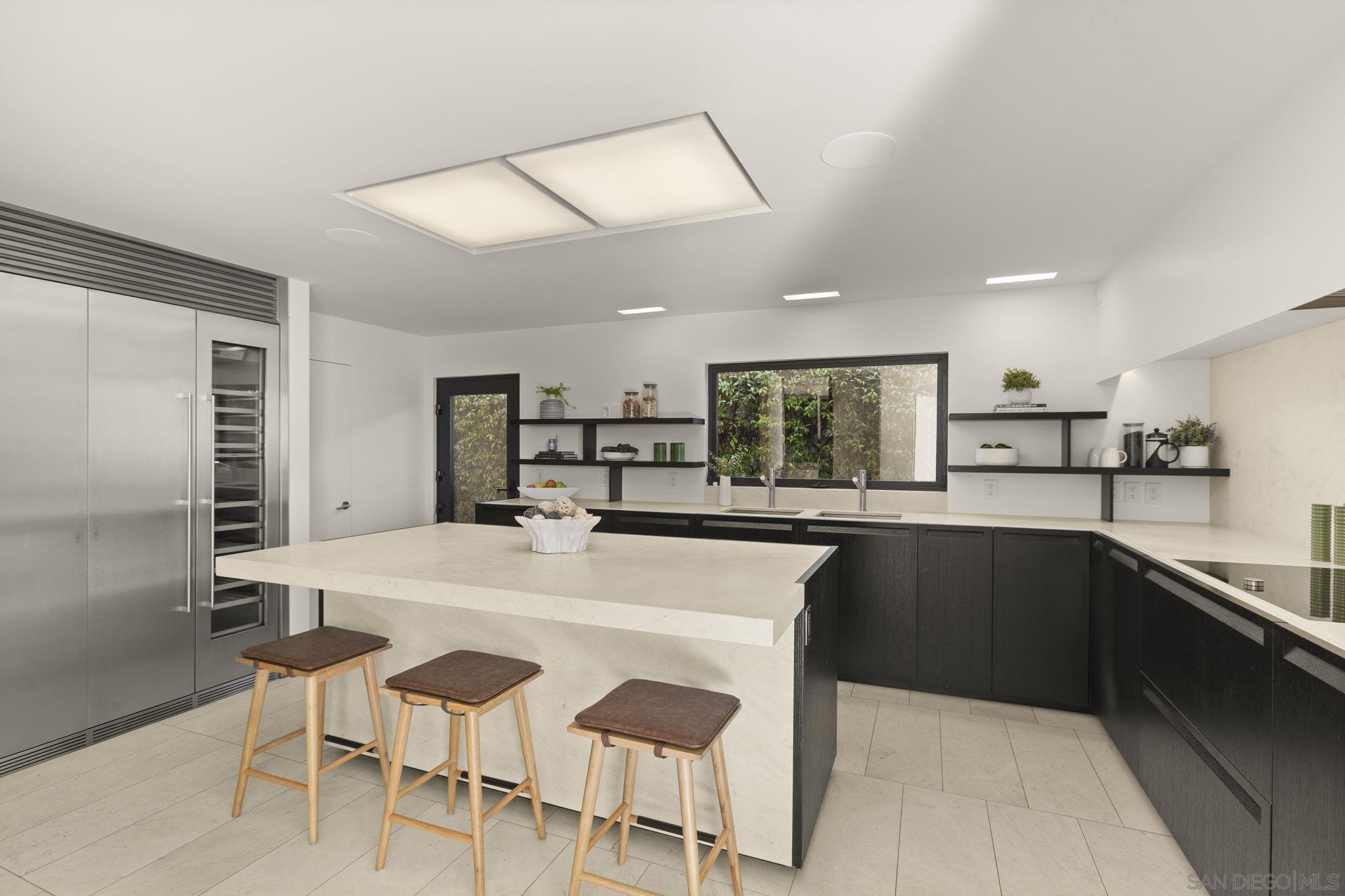 Detail Gallery Image 12 of 28 For 5811  Box Canyon Rd, La Jolla,  CA 92037 - 5 Beds | 4 Baths