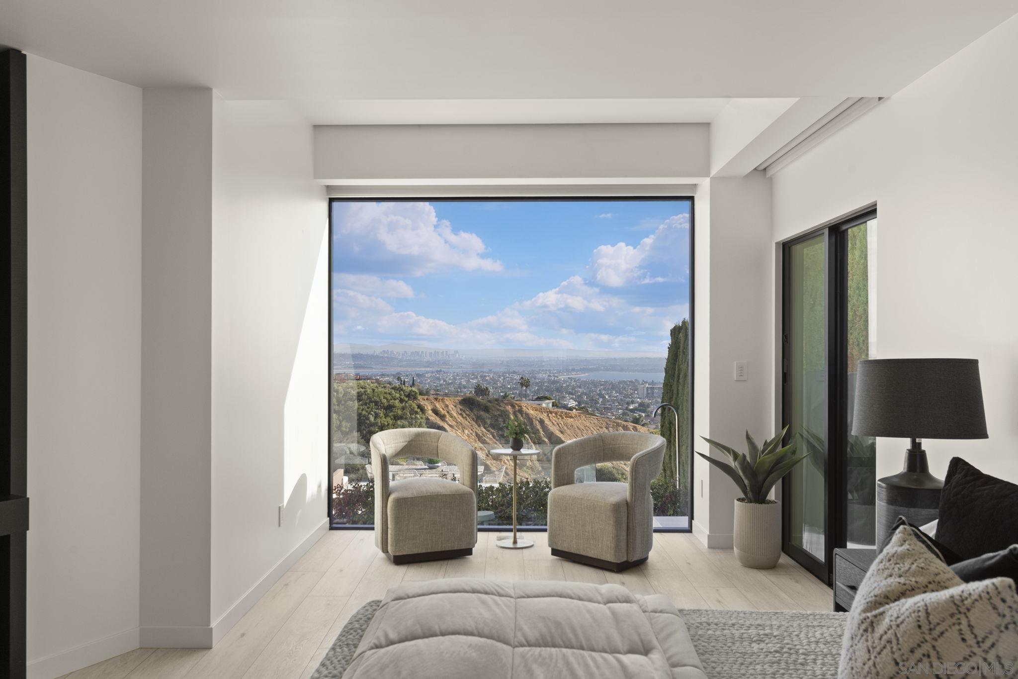 Detail Gallery Image 18 of 28 For 5811  Box Canyon Rd, La Jolla,  CA 92037 - 5 Beds | 4 Baths