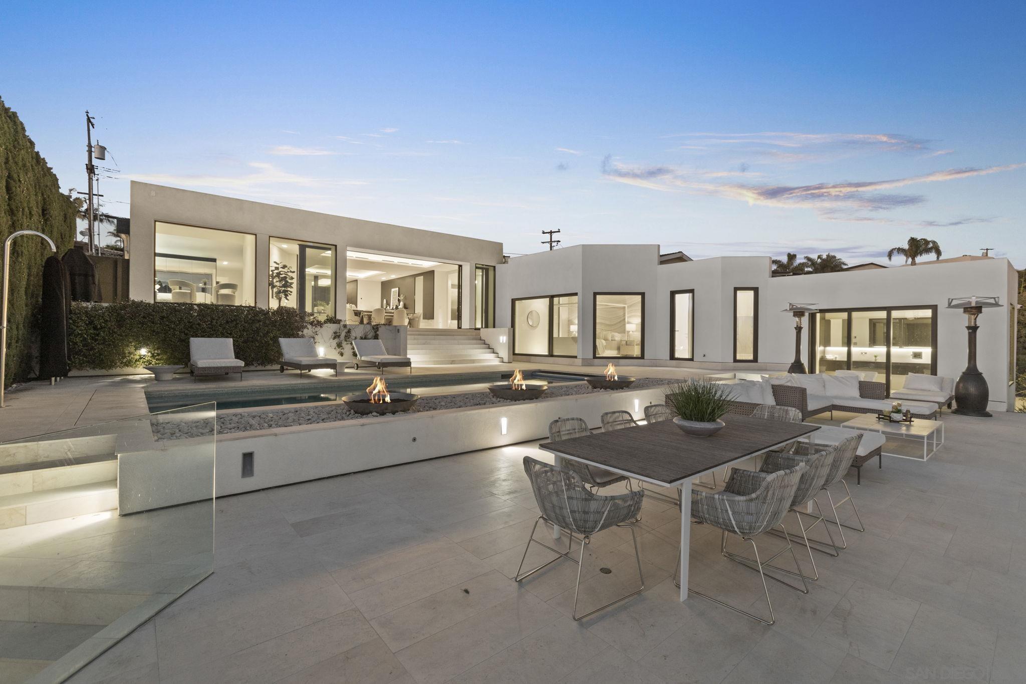 Detail Gallery Image 23 of 28 For 5811  Box Canyon Rd, La Jolla,  CA 92037 - 5 Beds | 4 Baths