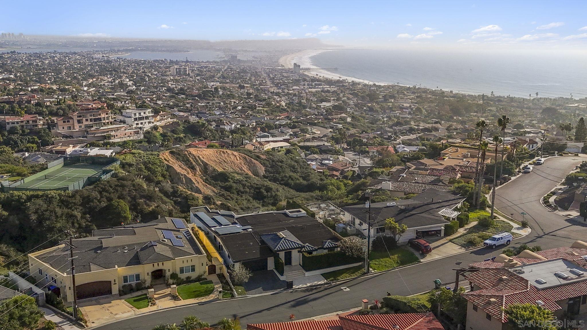 Detail Gallery Image 27 of 28 For 5811  Box Canyon Rd, La Jolla,  CA 92037 - 5 Beds | 4 Baths