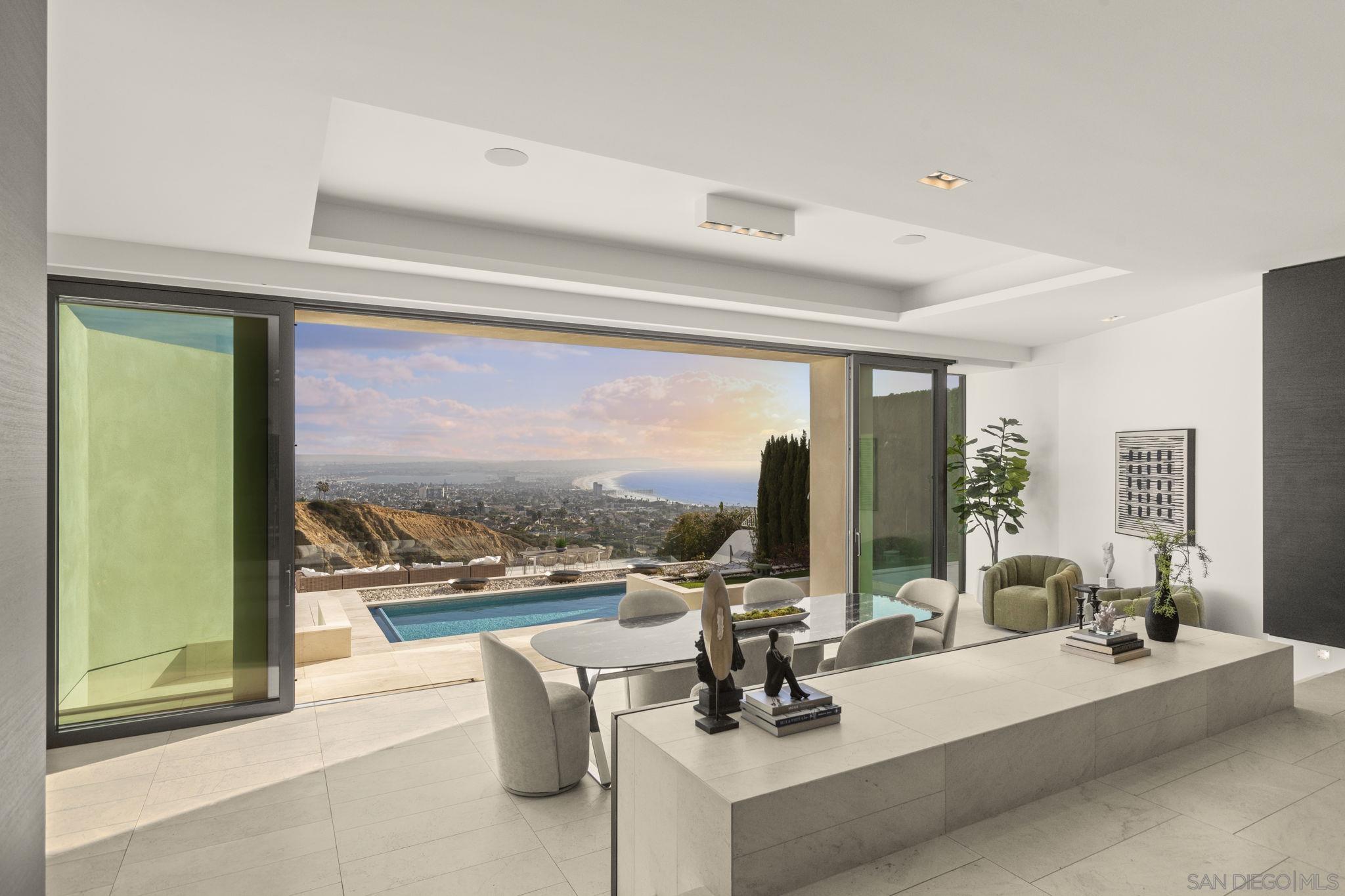Detail Gallery Image 4 of 28 For 5811  Box Canyon Rd, La Jolla,  CA 92037 - 5 Beds | 4 Baths