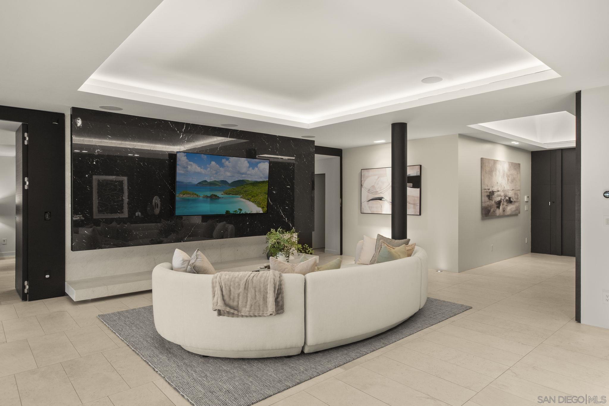 Detail Gallery Image 10 of 28 For 5811  Box Canyon Rd, La Jolla,  CA 92037 - 5 Beds | 4 Baths