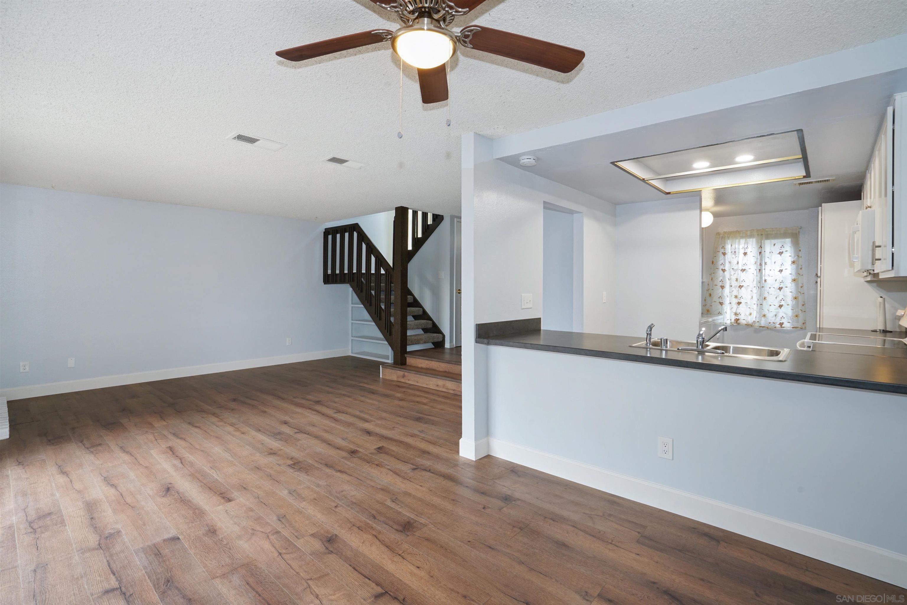 Detail Gallery Image 5 of 28 For 3705  Yale Drive, Oceanside,  CA 92056 - 2 Beds | 1/1 Baths