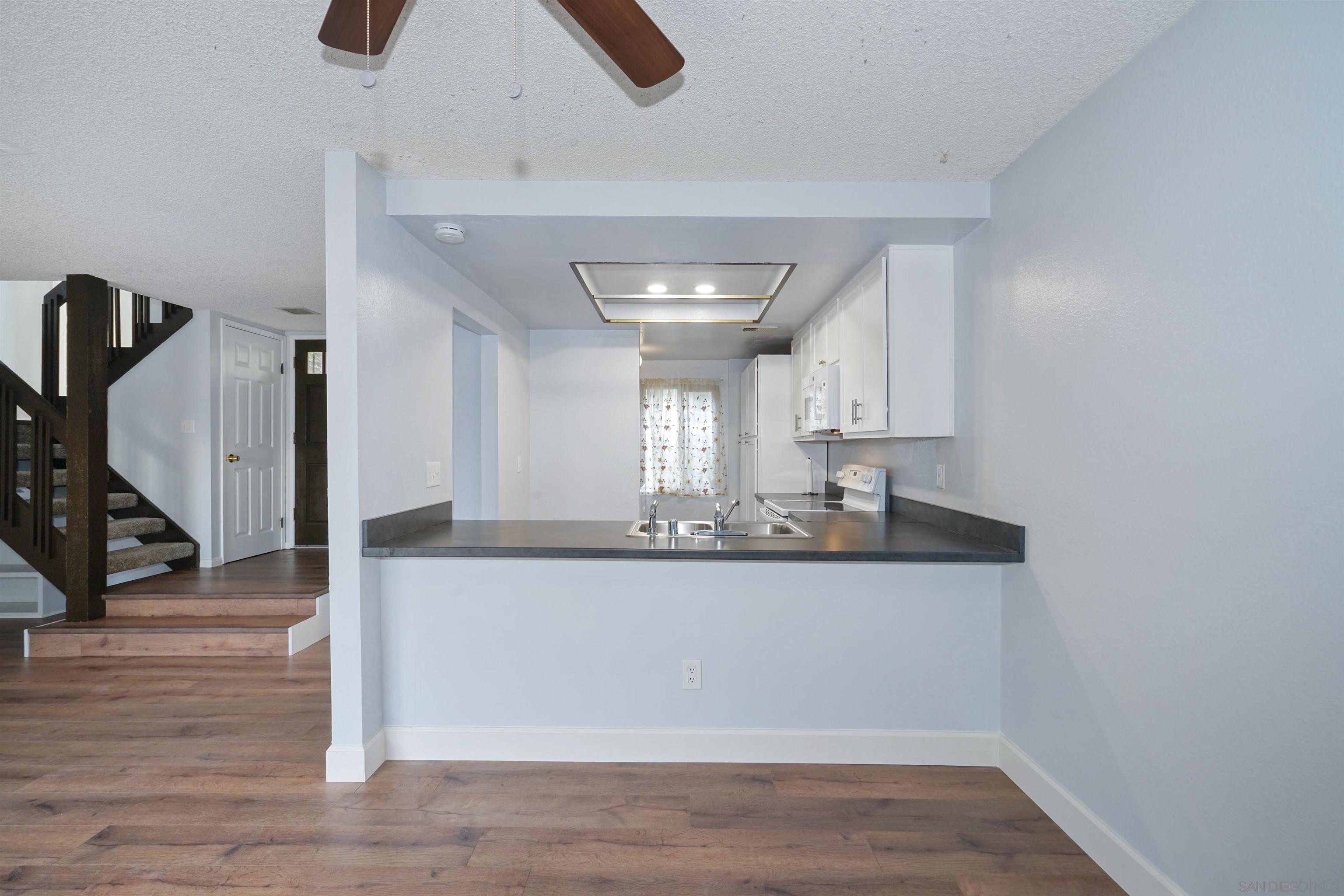 Detail Gallery Image 6 of 28 For 3705  Yale Drive, Oceanside,  CA 92056 - 2 Beds | 1/1 Baths