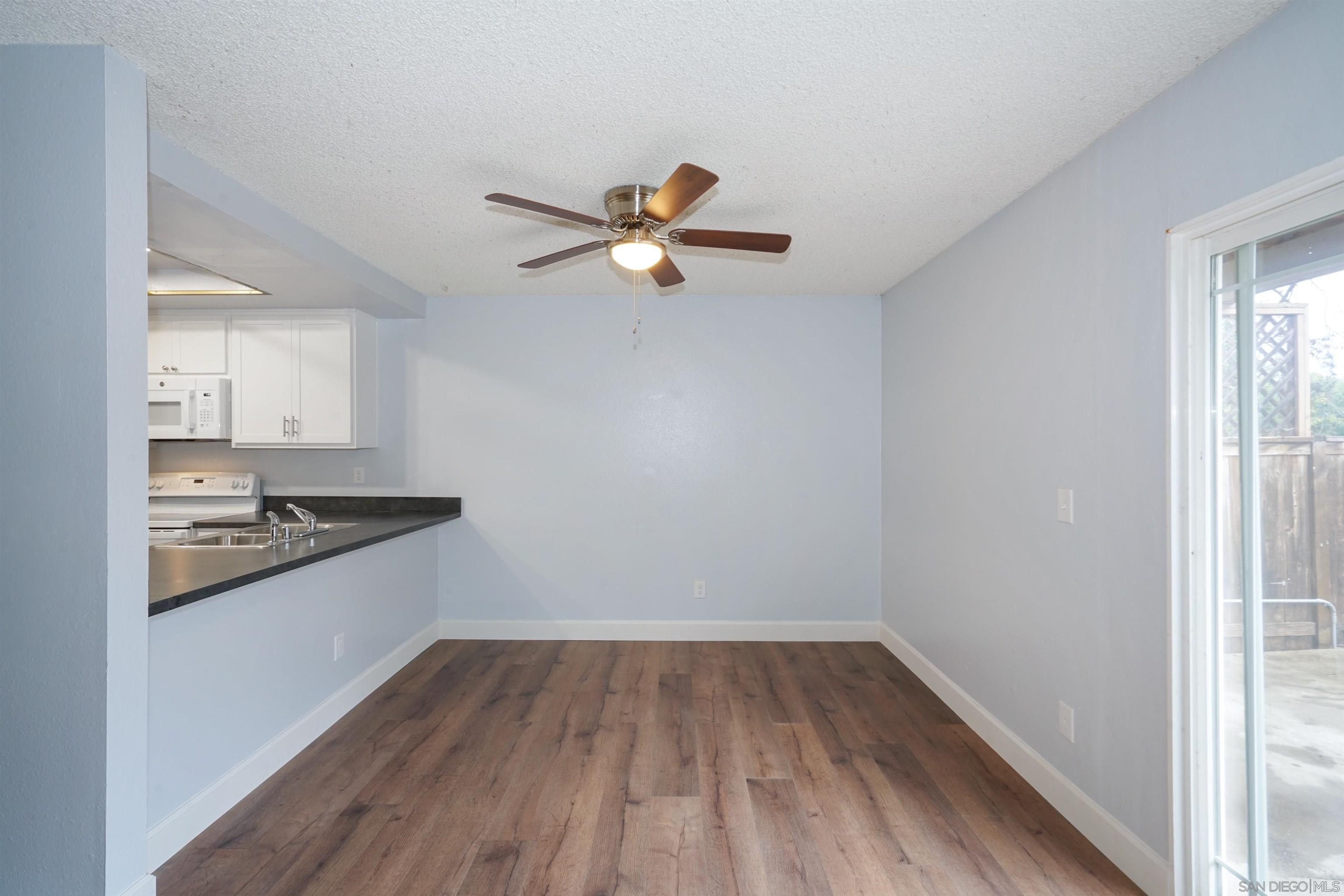 Detail Gallery Image 8 of 28 For 3705  Yale Drive, Oceanside,  CA 92056 - 2 Beds | 1/1 Baths