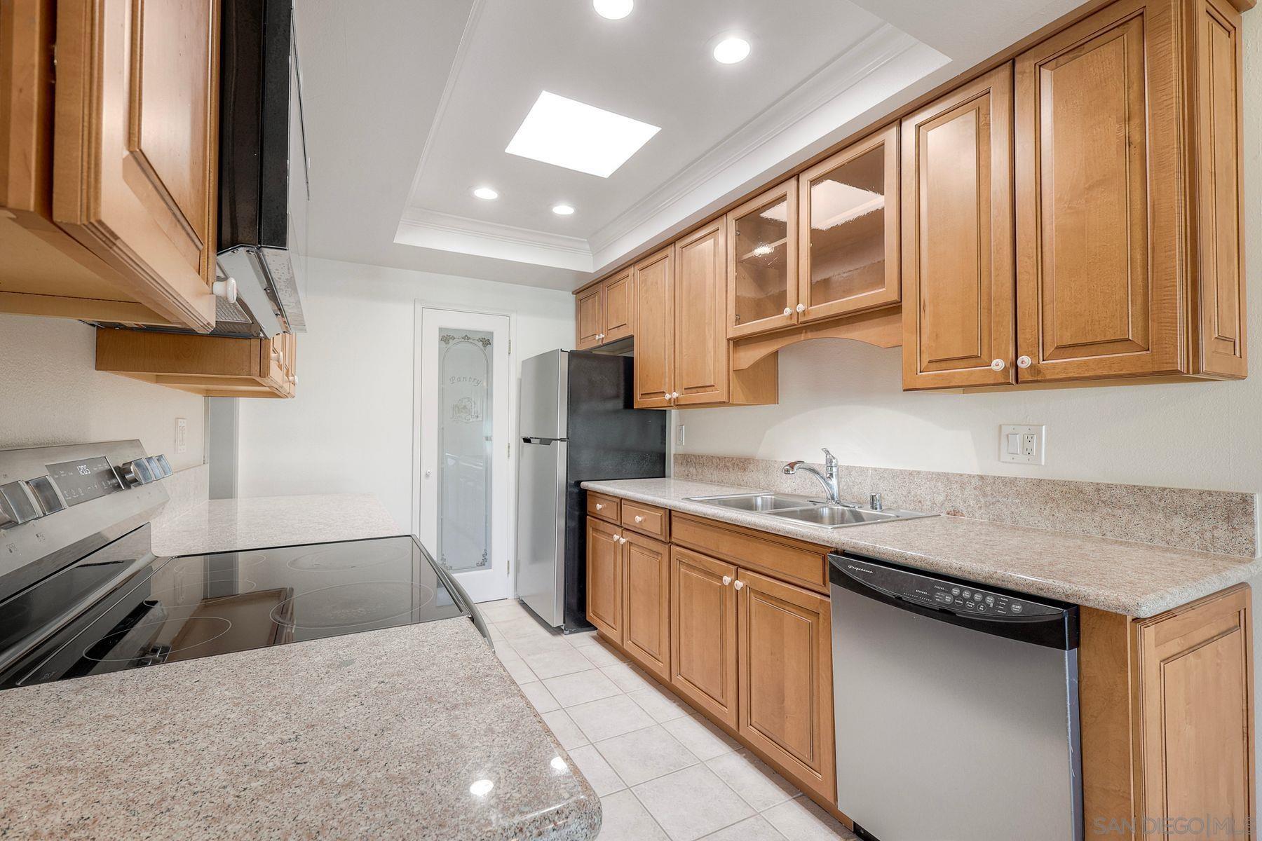 Detail Gallery Image 11 of 23 For 16645  Bernardo Oaks Drive, San Diego,  CA 92128 - 2 Beds | 2 Baths