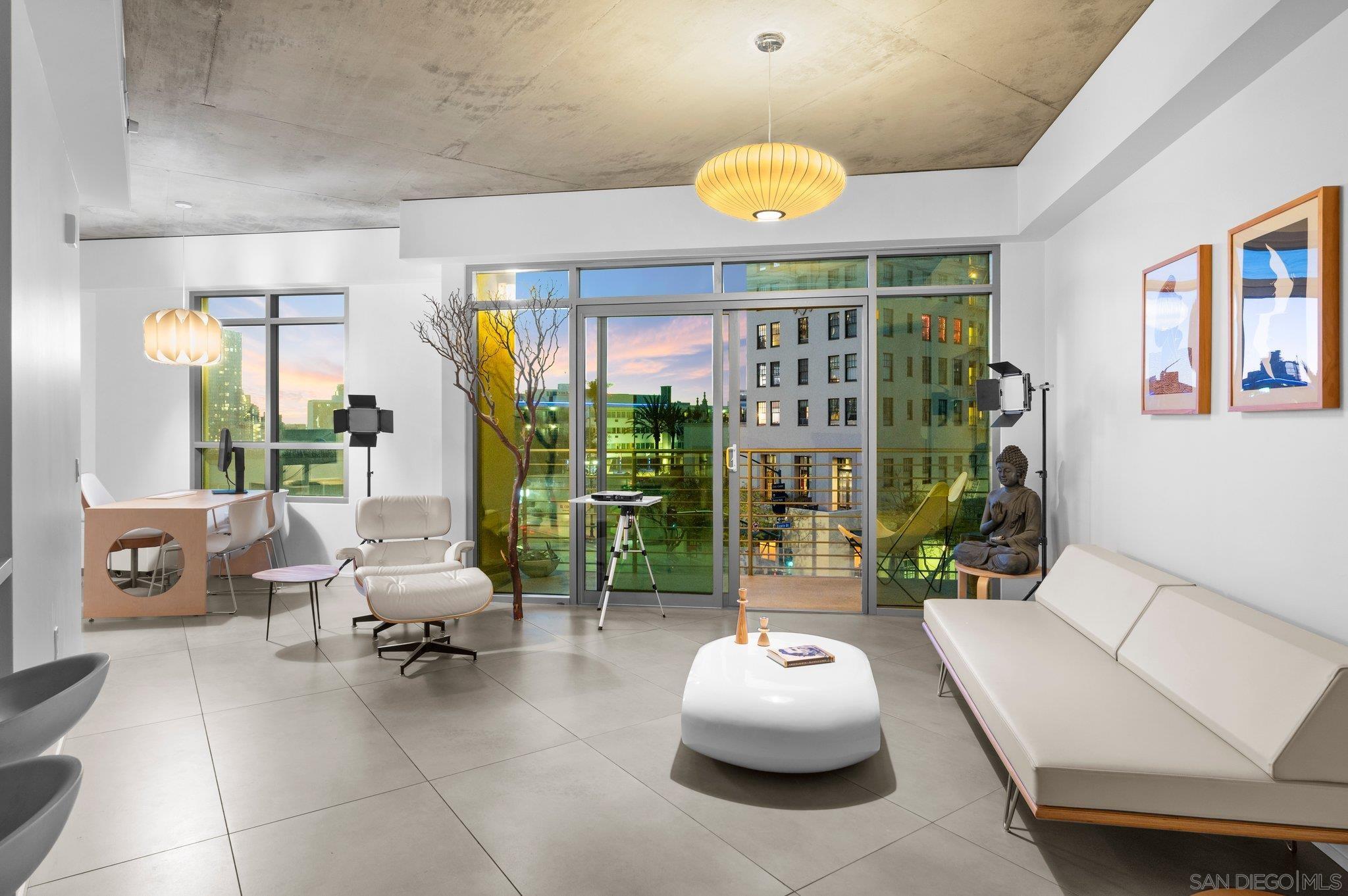 Front Image Thumbnail for SD250046059