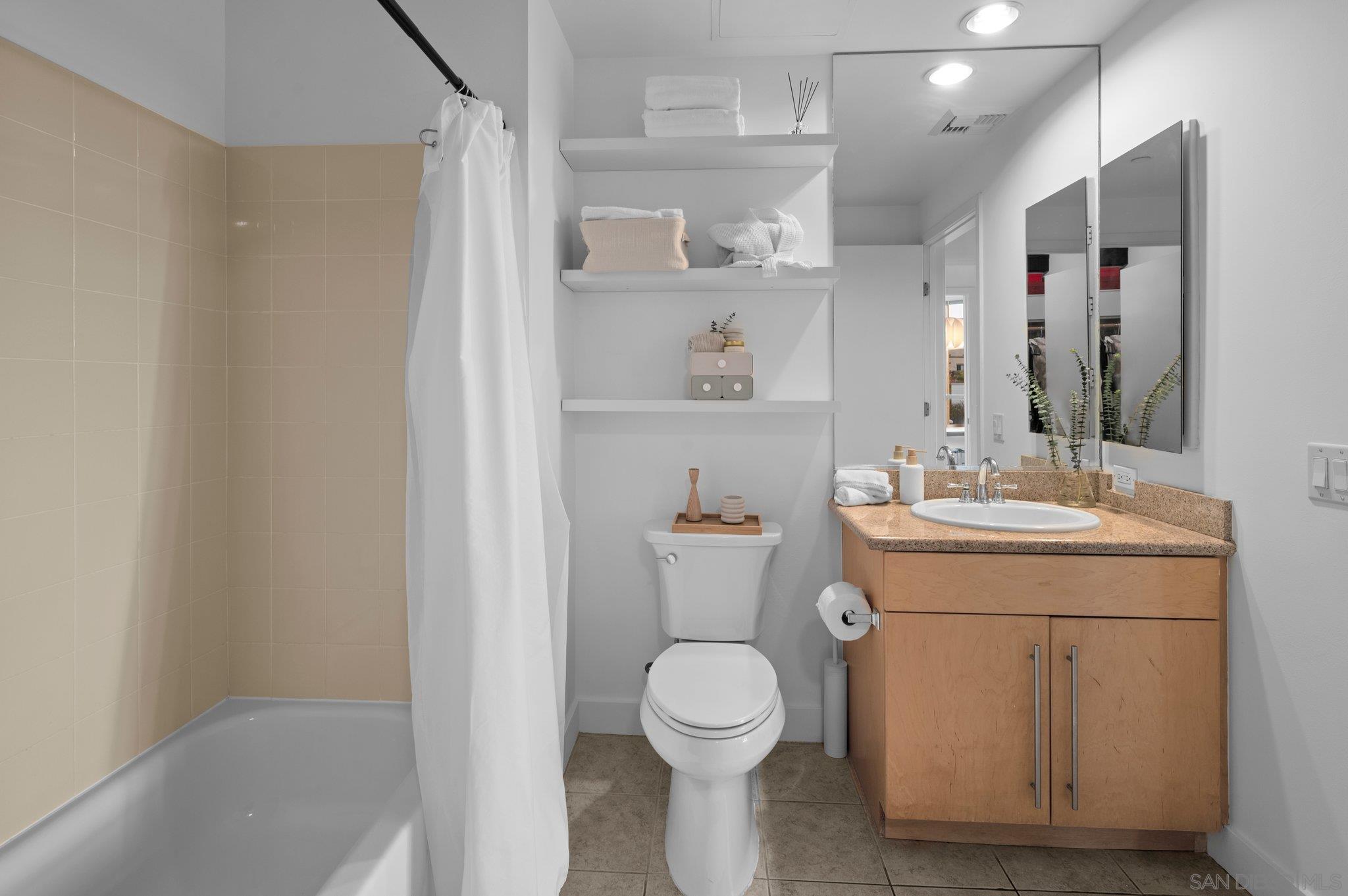 Detail Gallery Image 27 of 31 For 801  Ash St  #405,  San Diego,  CA 92101 - 1 Beds | 1/1 Baths