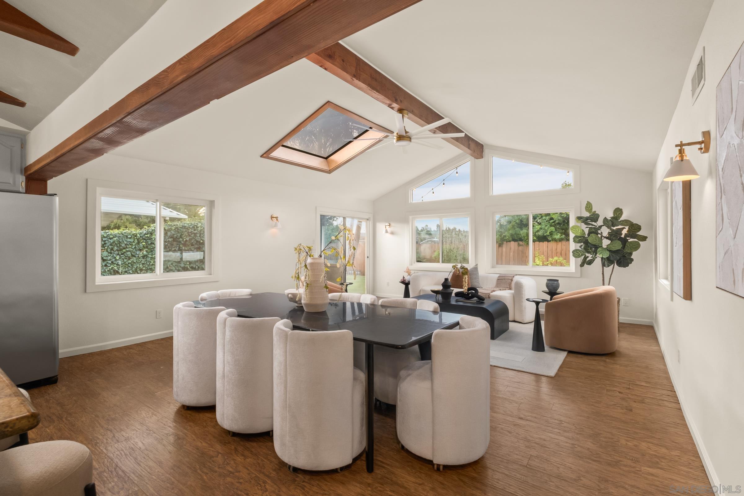 Front Image Thumbnail for SD250046060