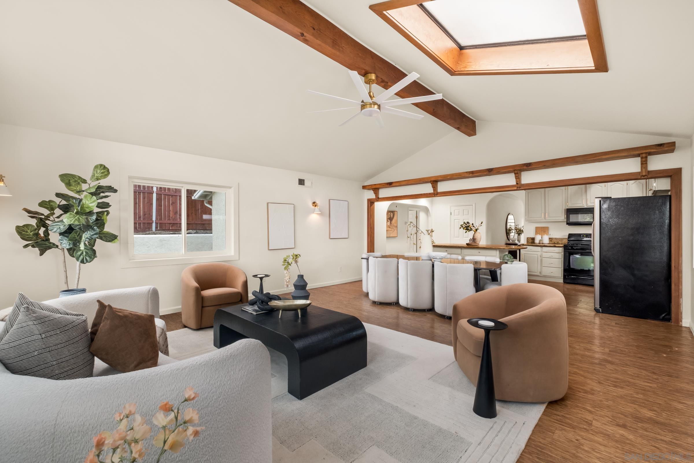 Detail Gallery Image 2 of 43 For 2713  Lancelot Dr, Oceanside,  CA 92054 - 3 Beds | 1/1 Baths