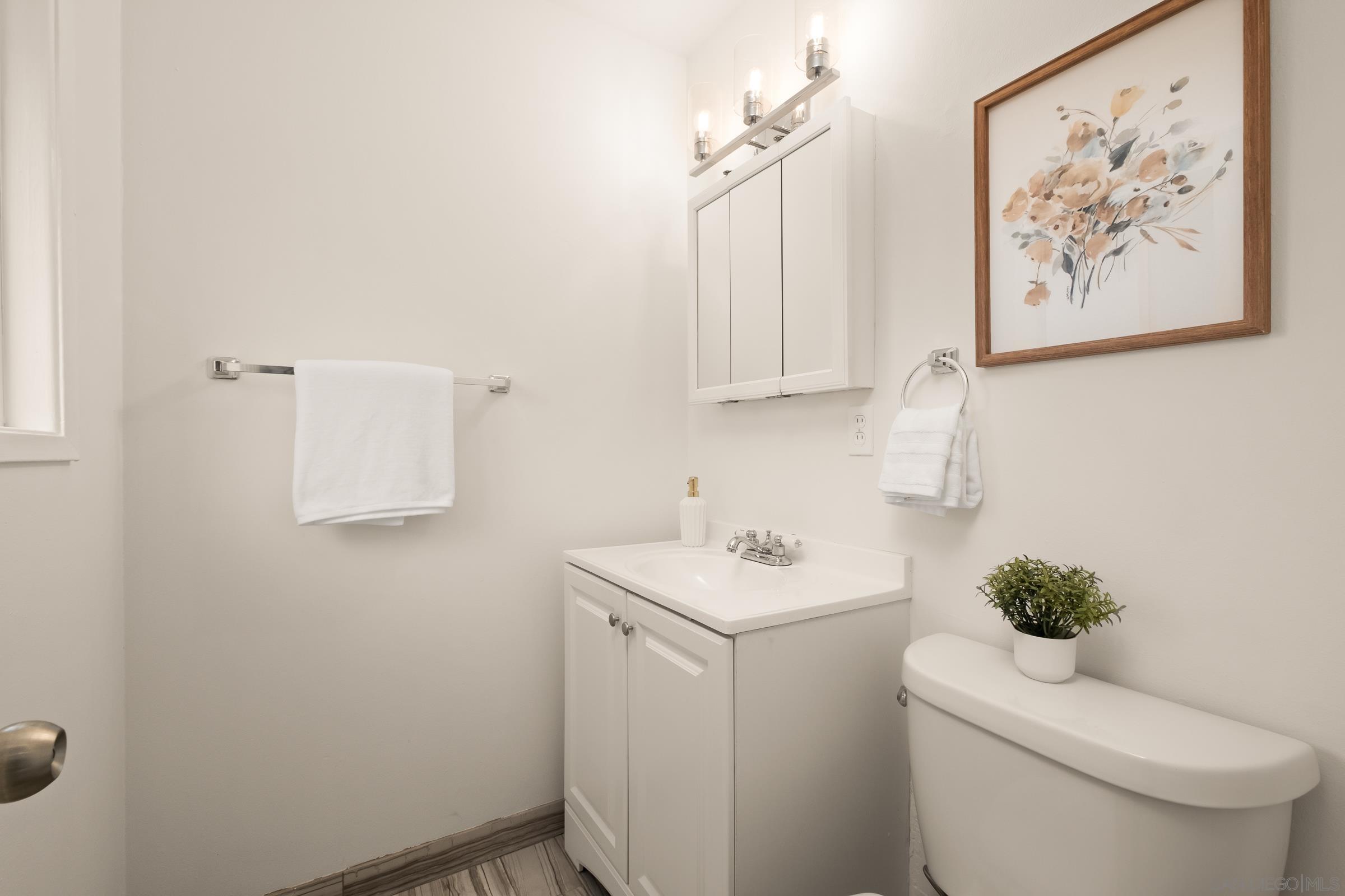 Detail Gallery Image 18 of 43 For 2713  Lancelot Dr, Oceanside,  CA 92054 - 3 Beds | 1/1 Baths