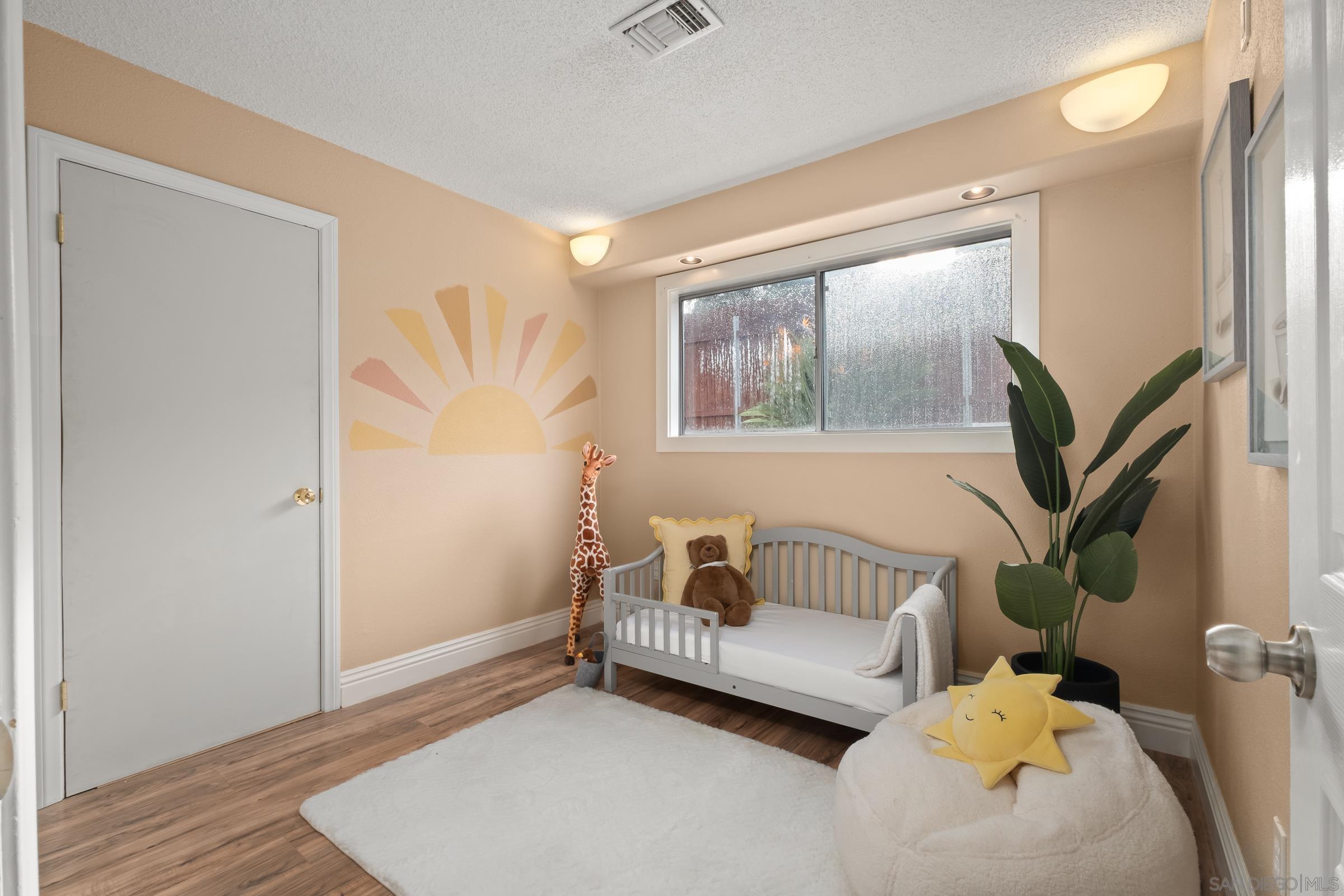 Detail Gallery Image 19 of 43 For 2713  Lancelot Dr, Oceanside,  CA 92054 - 3 Beds | 1/1 Baths