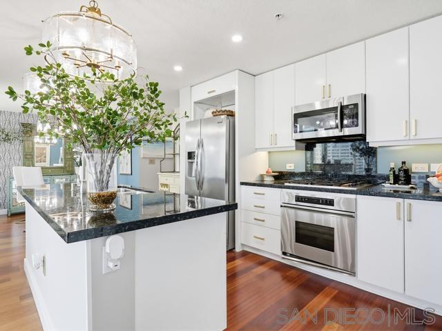 Detail Gallery Image 14 of 46 For 1199  Pacific Hwy  1303, San Diego,  CA 92101 - 1 Beds | 1/1 Baths