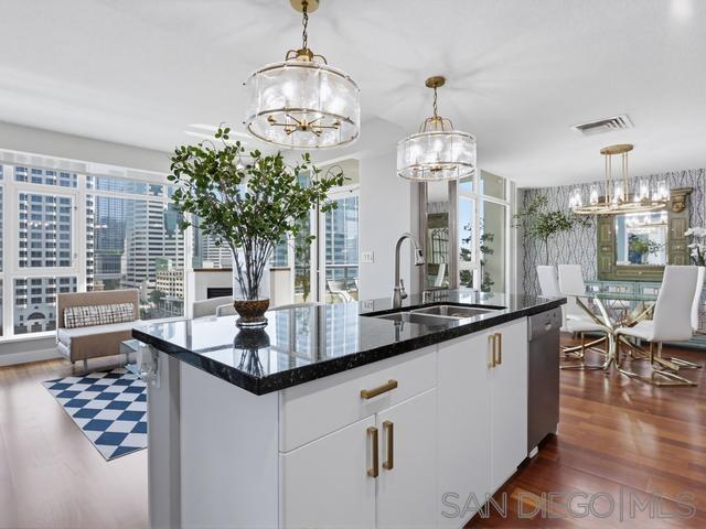 Detail Gallery Image 15 of 46 For 1199  Pacific Hwy  1303, San Diego,  CA 92101 - 1 Beds | 1/1 Baths