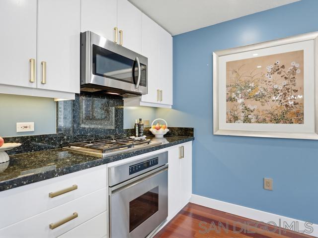 Detail Gallery Image 16 of 46 For 1199  Pacific Hwy  1303, San Diego,  CA 92101 - 1 Beds | 1/1 Baths