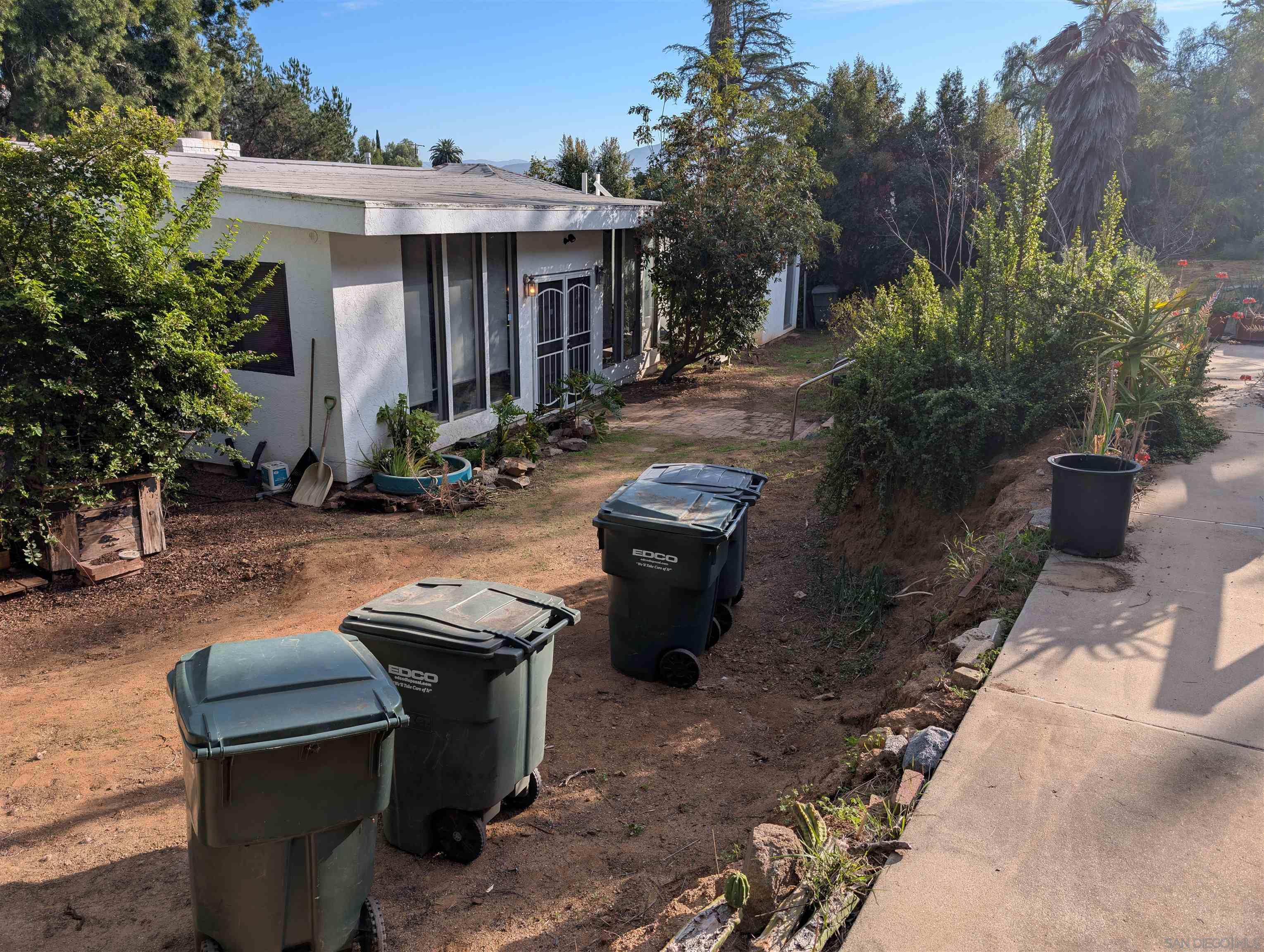 Detail Gallery Image 2 of 30 For 10843  Queen Ave, La Mesa,  CA 91941 - 3 Beds | 2 Baths