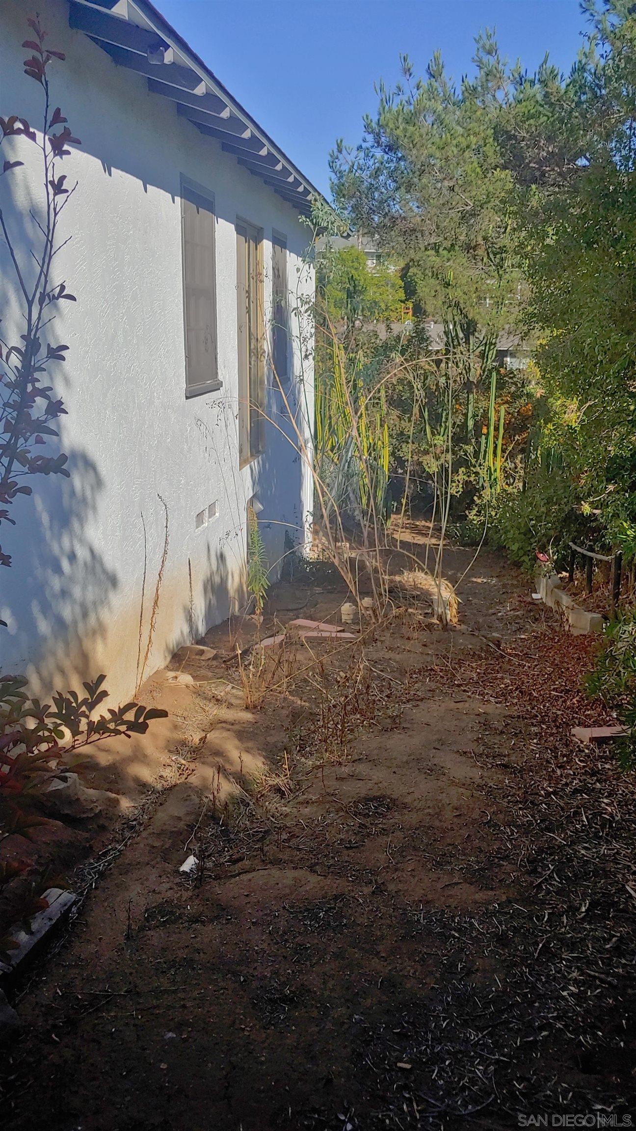 Detail Gallery Image 10 of 30 For 10843  Queen Ave, La Mesa,  CA 91941 - 3 Beds | 2 Baths