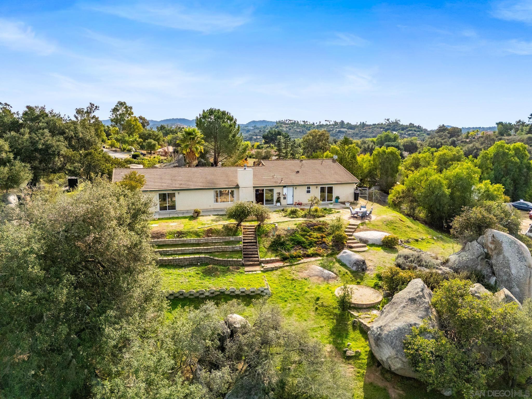 Detail Gallery Image 2 of 33 For 28703  Jenny Jay Court, Valley Center,  CA 92082 - 4 Beds | 3 Baths
