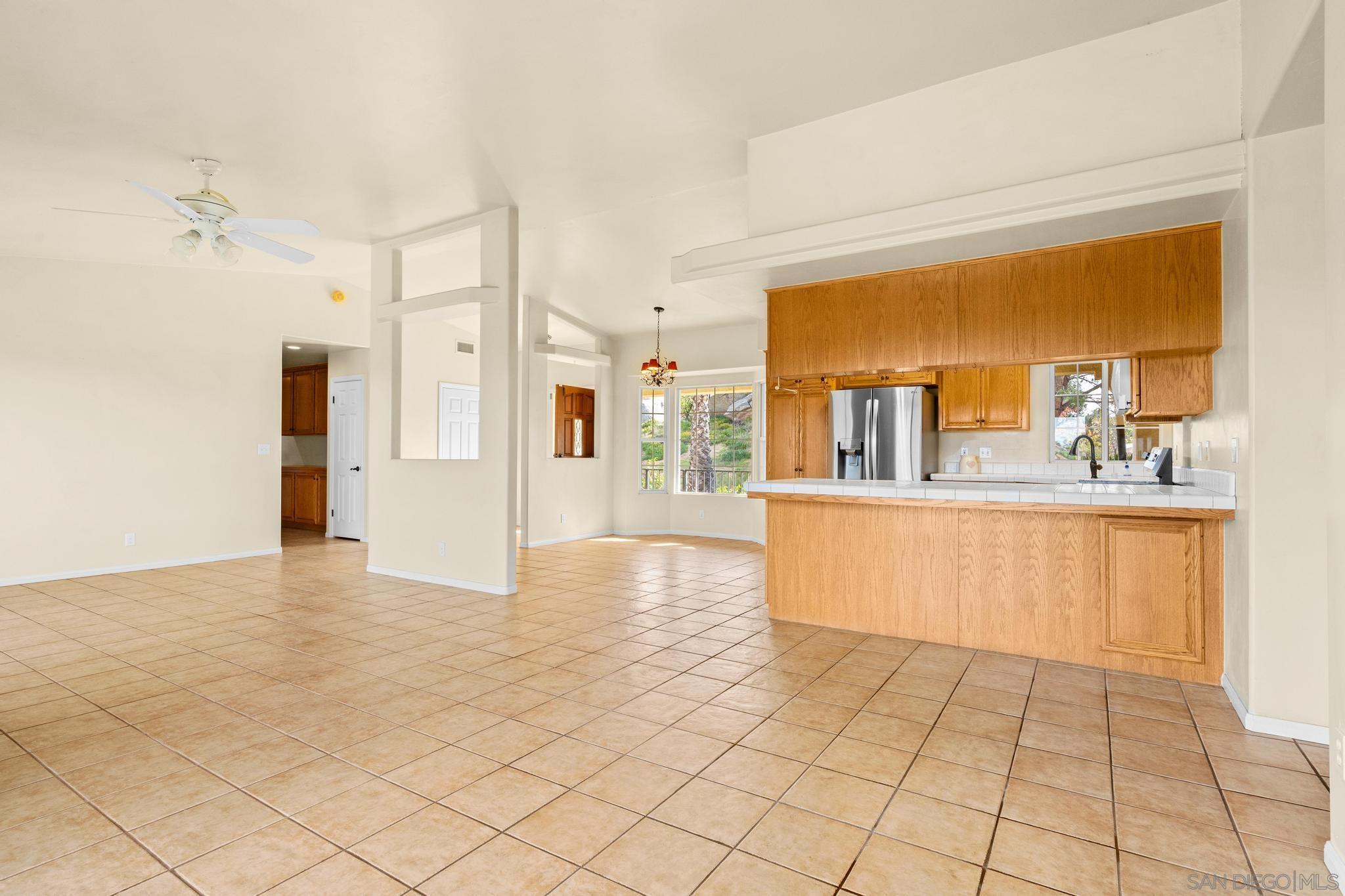 Detail Gallery Image 10 of 33 For 28703  Jenny Jay Court, Valley Center,  CA 92082 - 4 Beds | 3 Baths