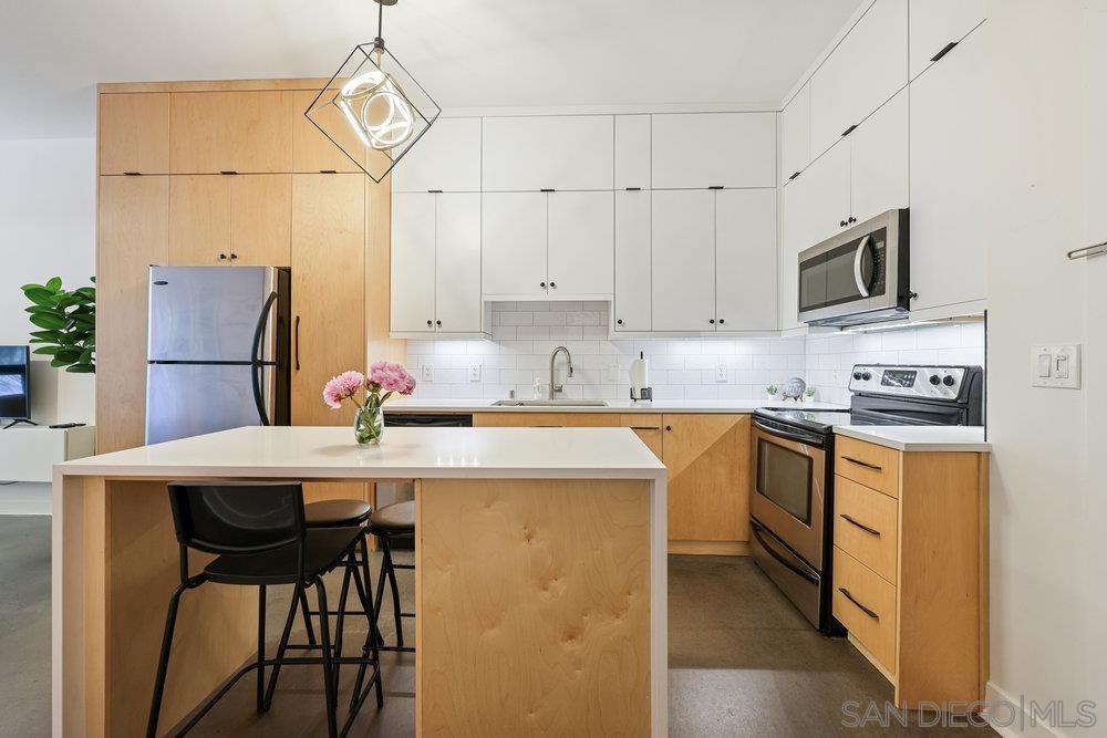 Front Image Thumbnail for SD250046064