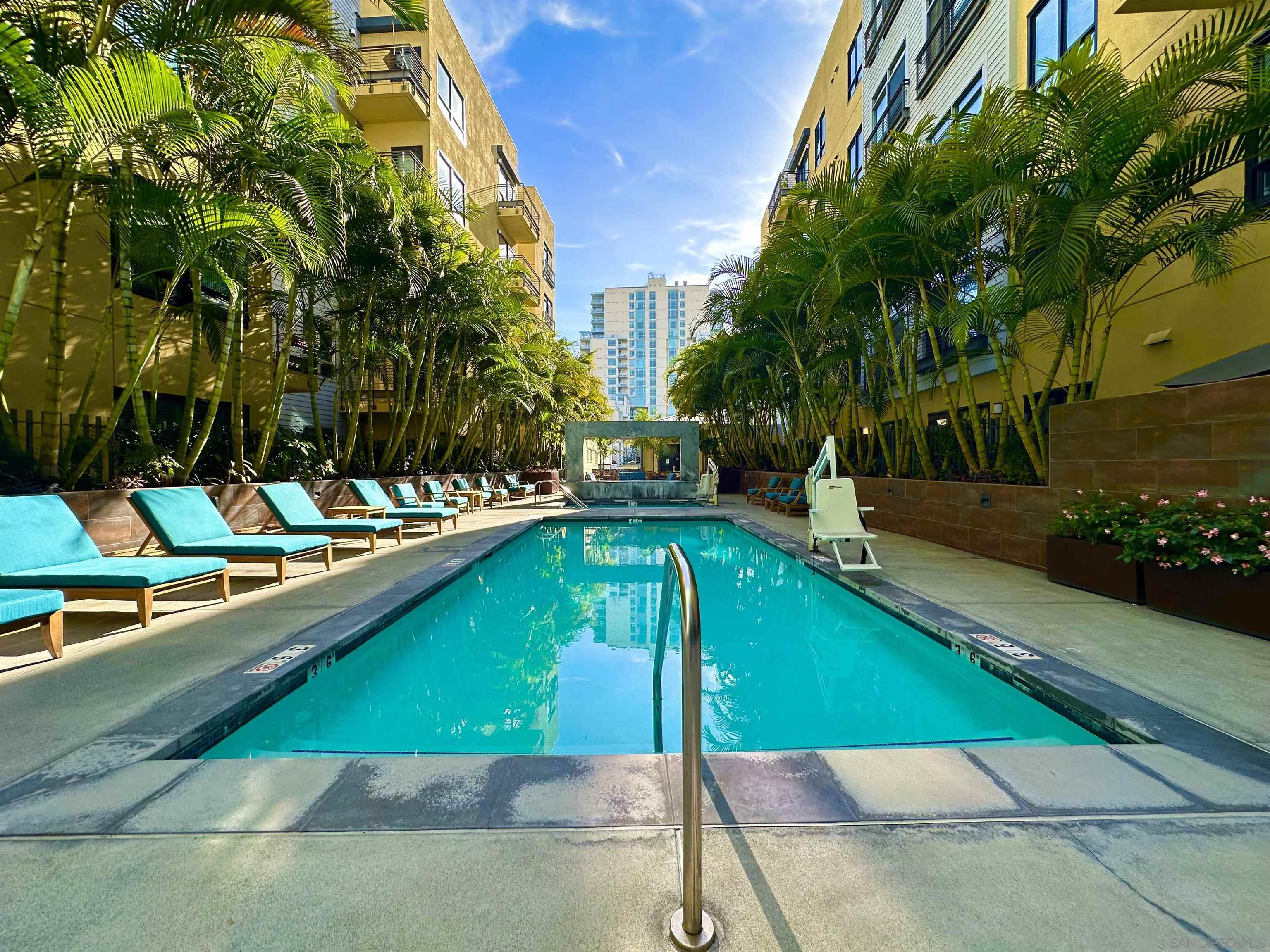 Detail Gallery Image 11 of 30 For 889  Date St.  #103,  San Diego,  CA 92101 - 1 Beds | 1 Baths