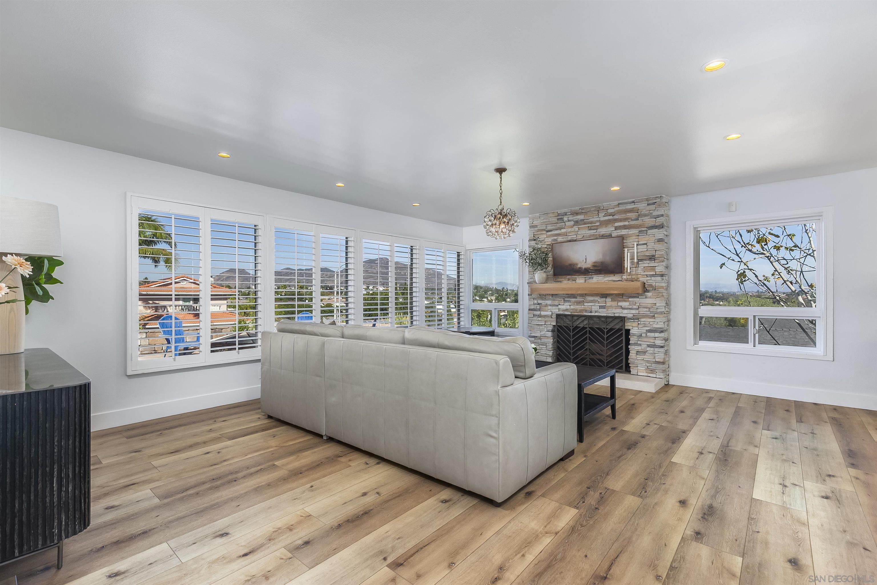 Detail Gallery Image 14 of 74 For 6641  Murray Park Dr, San Diego,  CA 92120 - 5 Beds | 2/1 Baths