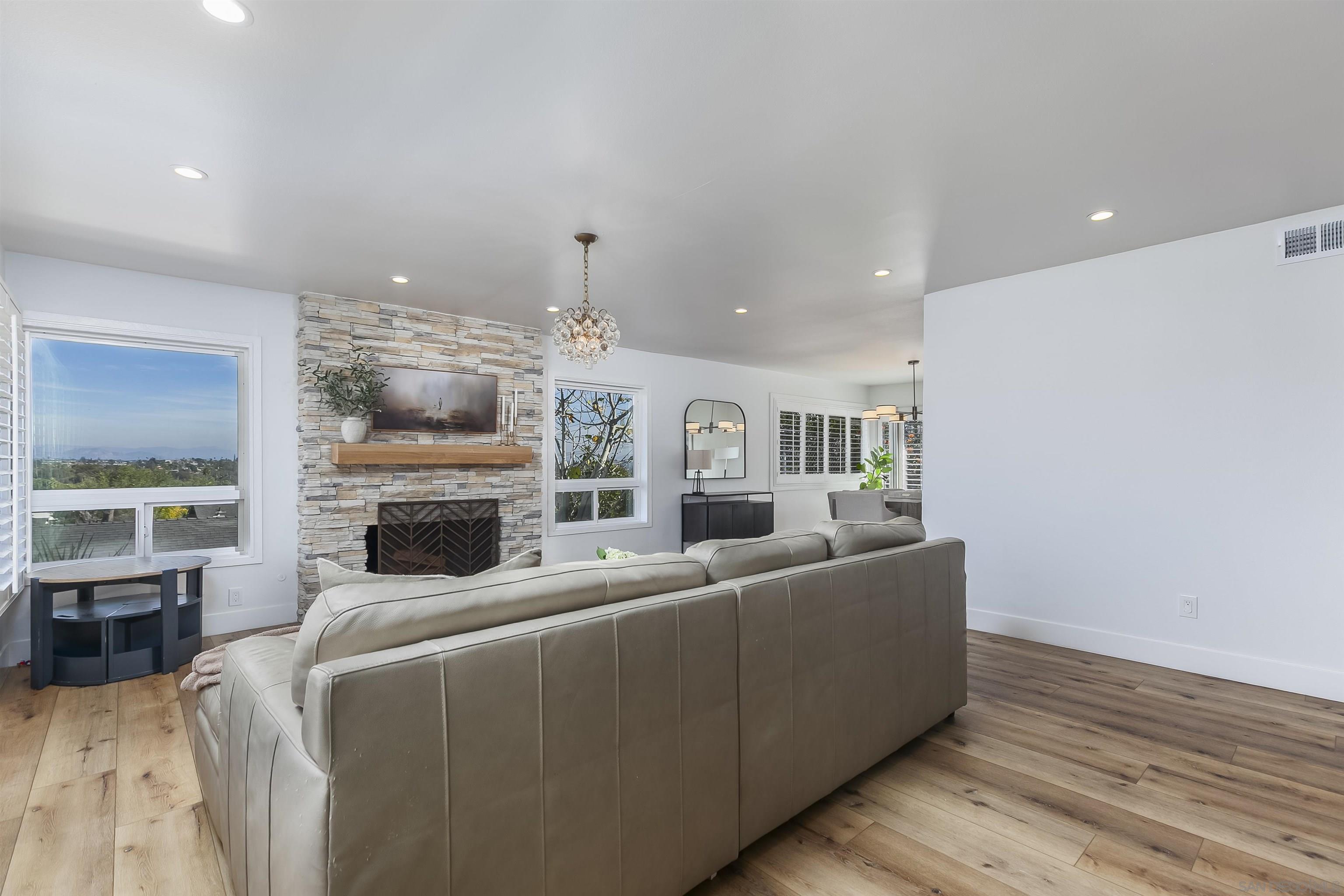 Detail Gallery Image 18 of 74 For 6641  Murray Park Dr, San Diego,  CA 92120 - 5 Beds | 2/1 Baths