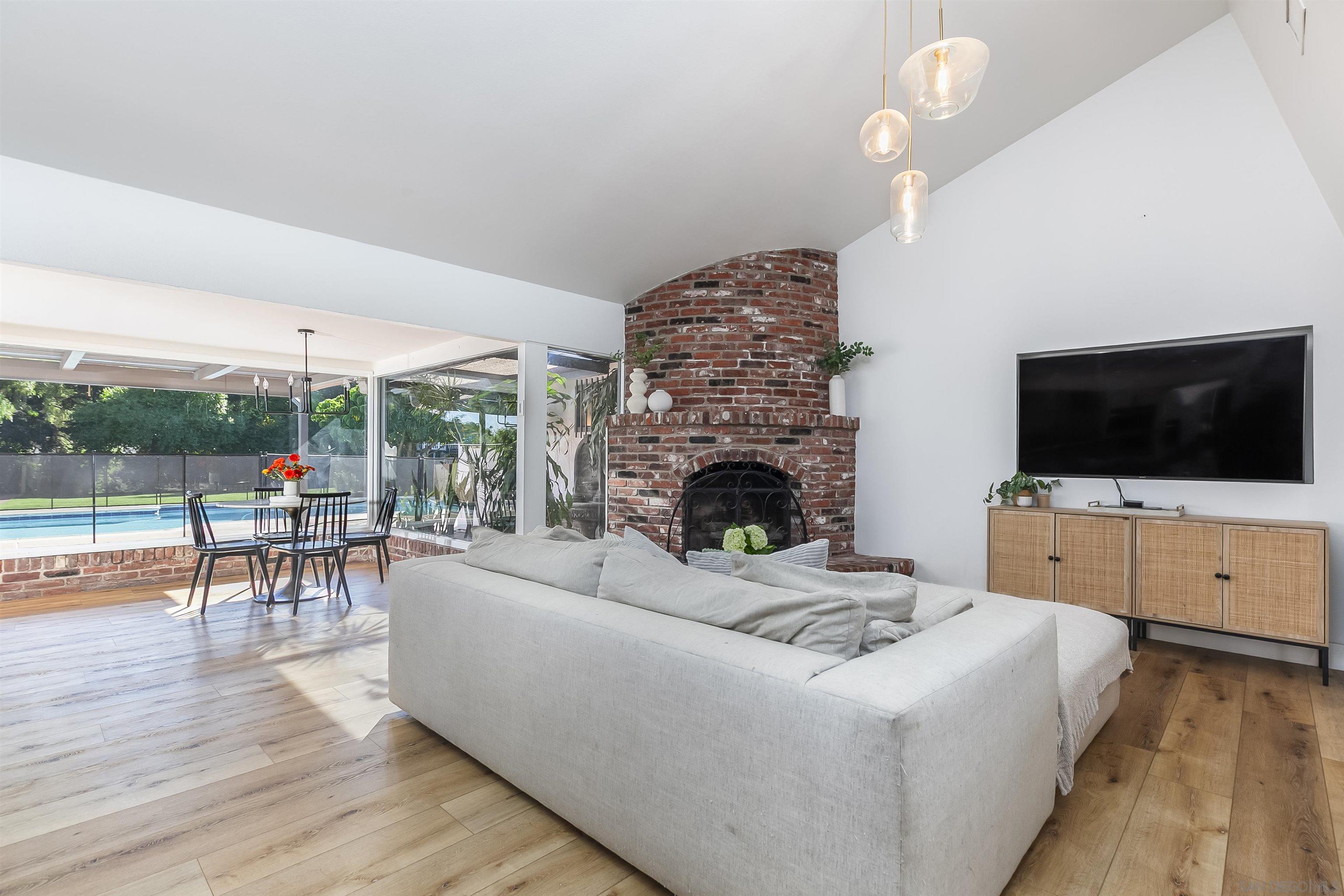 Detail Gallery Image 23 of 74 For 6641  Murray Park Dr, San Diego,  CA 92120 - 5 Beds | 2/1 Baths