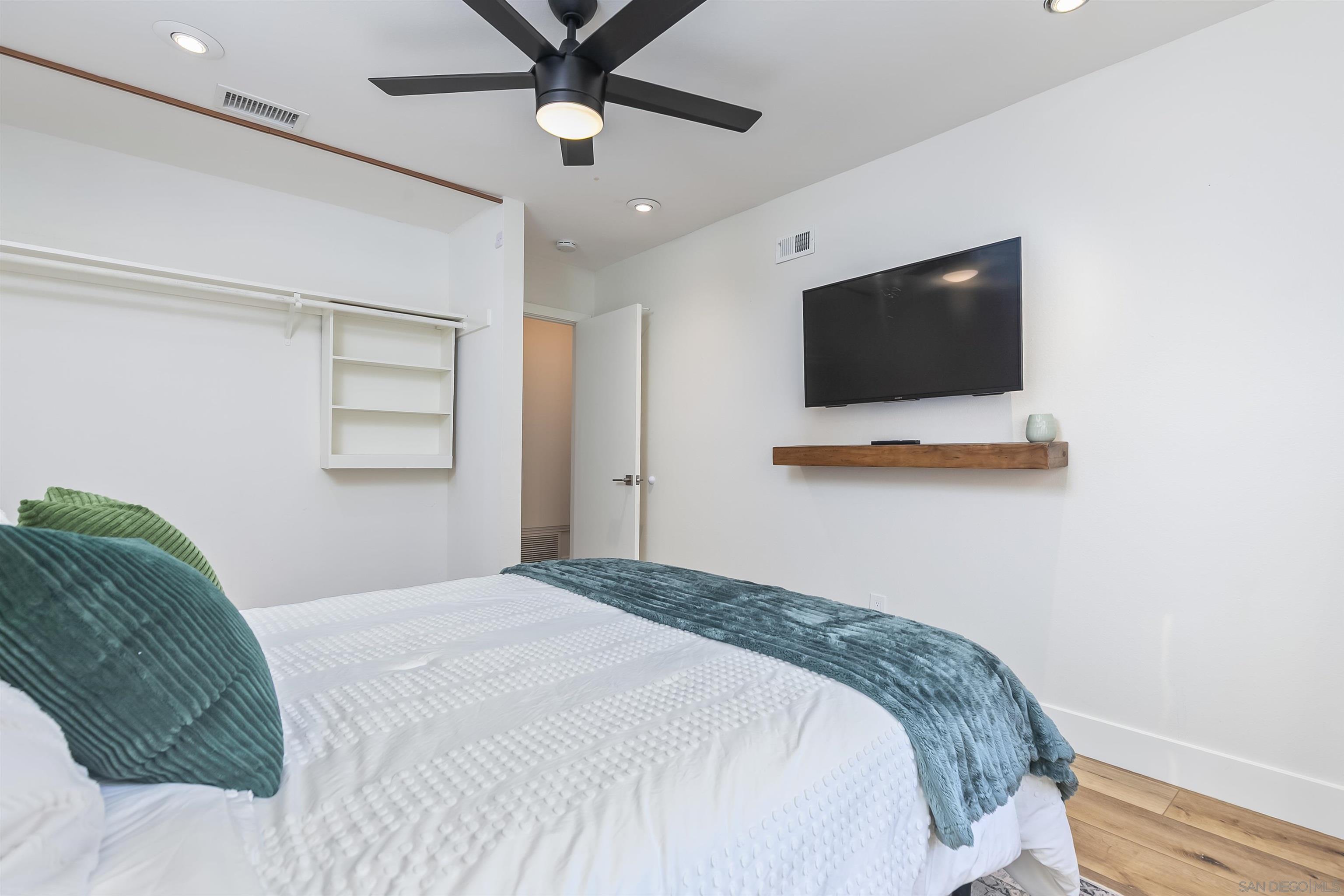 Detail Gallery Image 52 of 74 For 6641  Murray Park Dr, San Diego,  CA 92120 - 5 Beds | 2/1 Baths