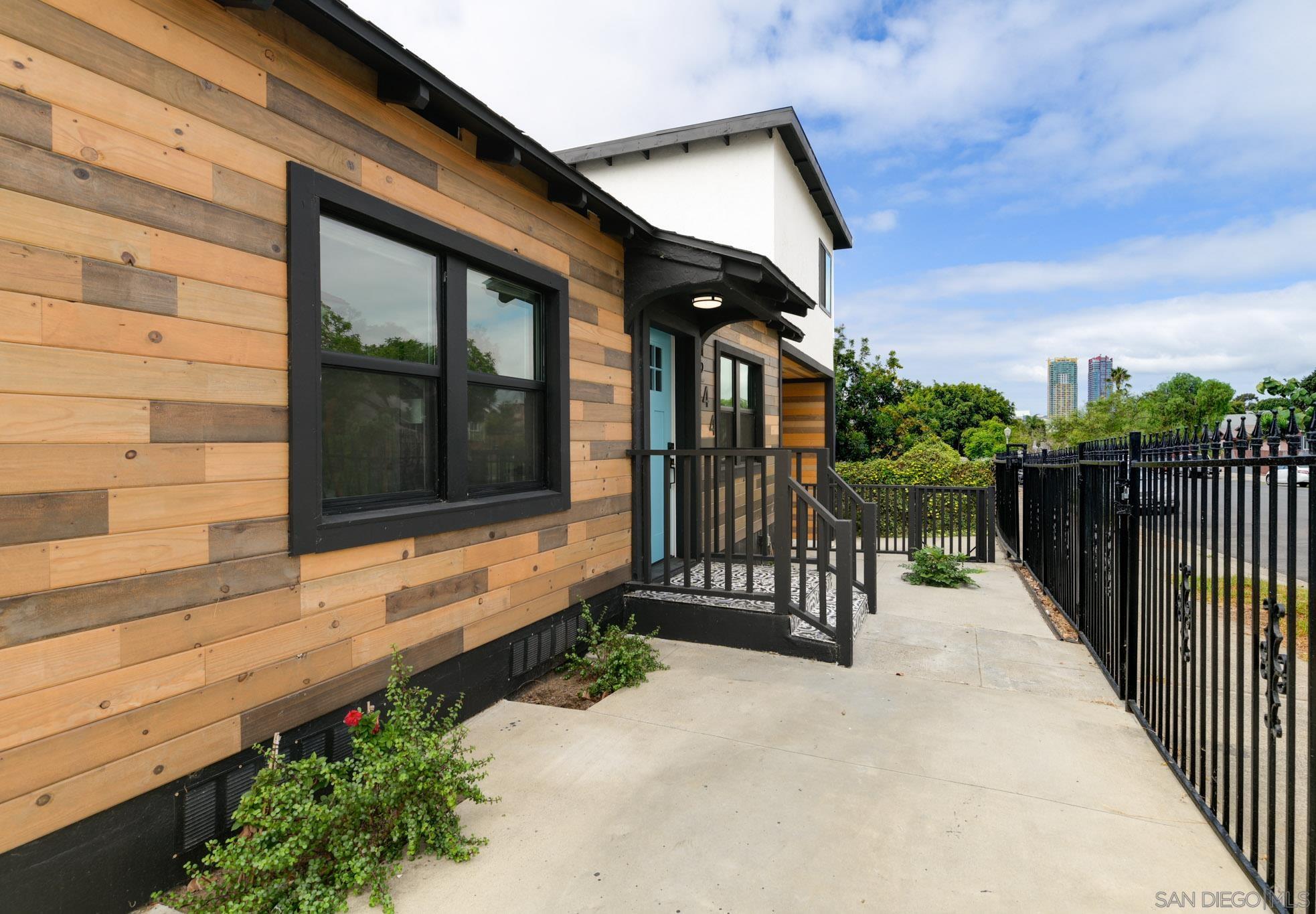 Detail Gallery Image 2 of 29 For 244  26th St, San Diego,  CA 92102 - 2 Beds | 2 Baths