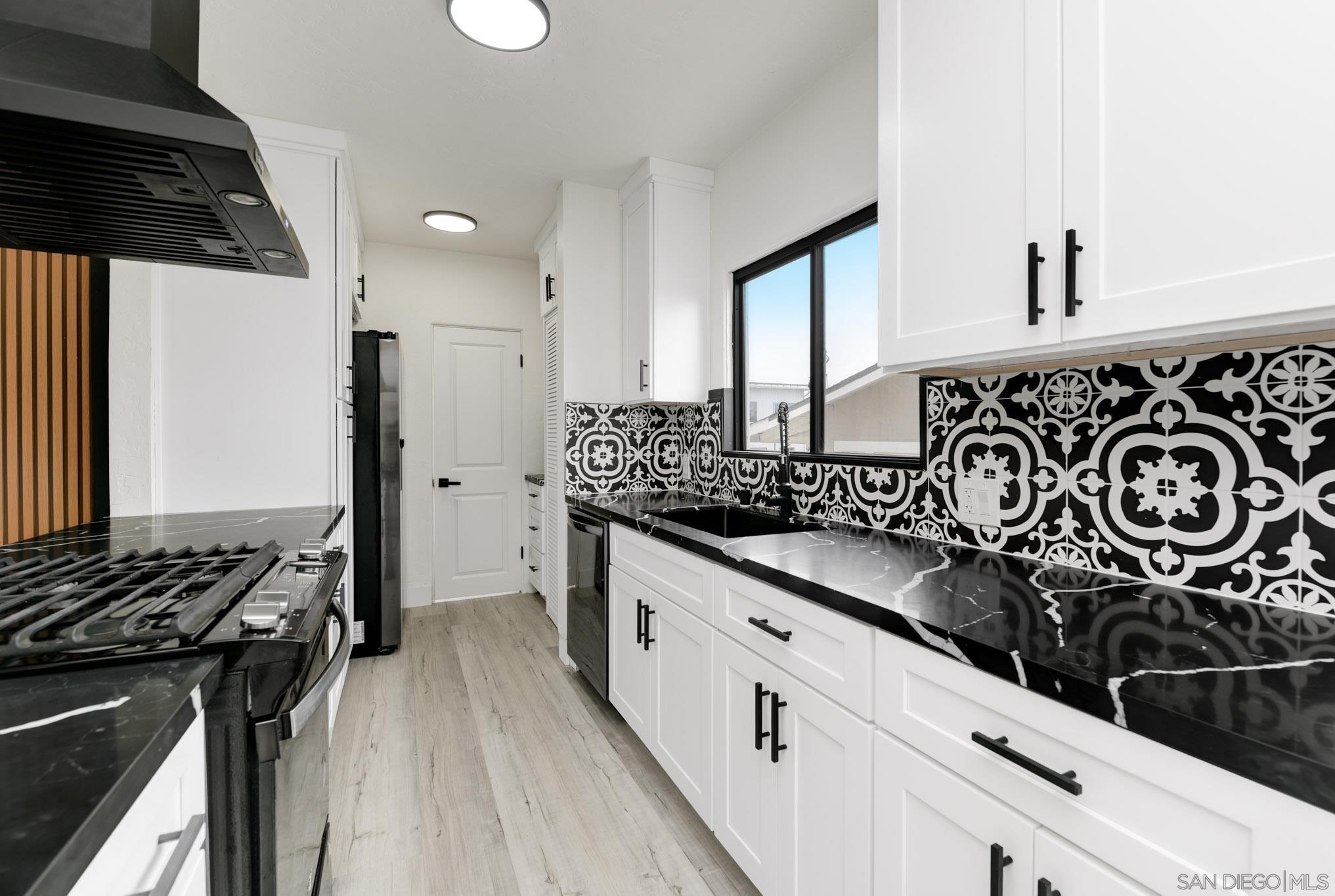 Detail Gallery Image 11 of 29 For 244  26th St, San Diego,  CA 92102 - 2 Beds | 2 Baths