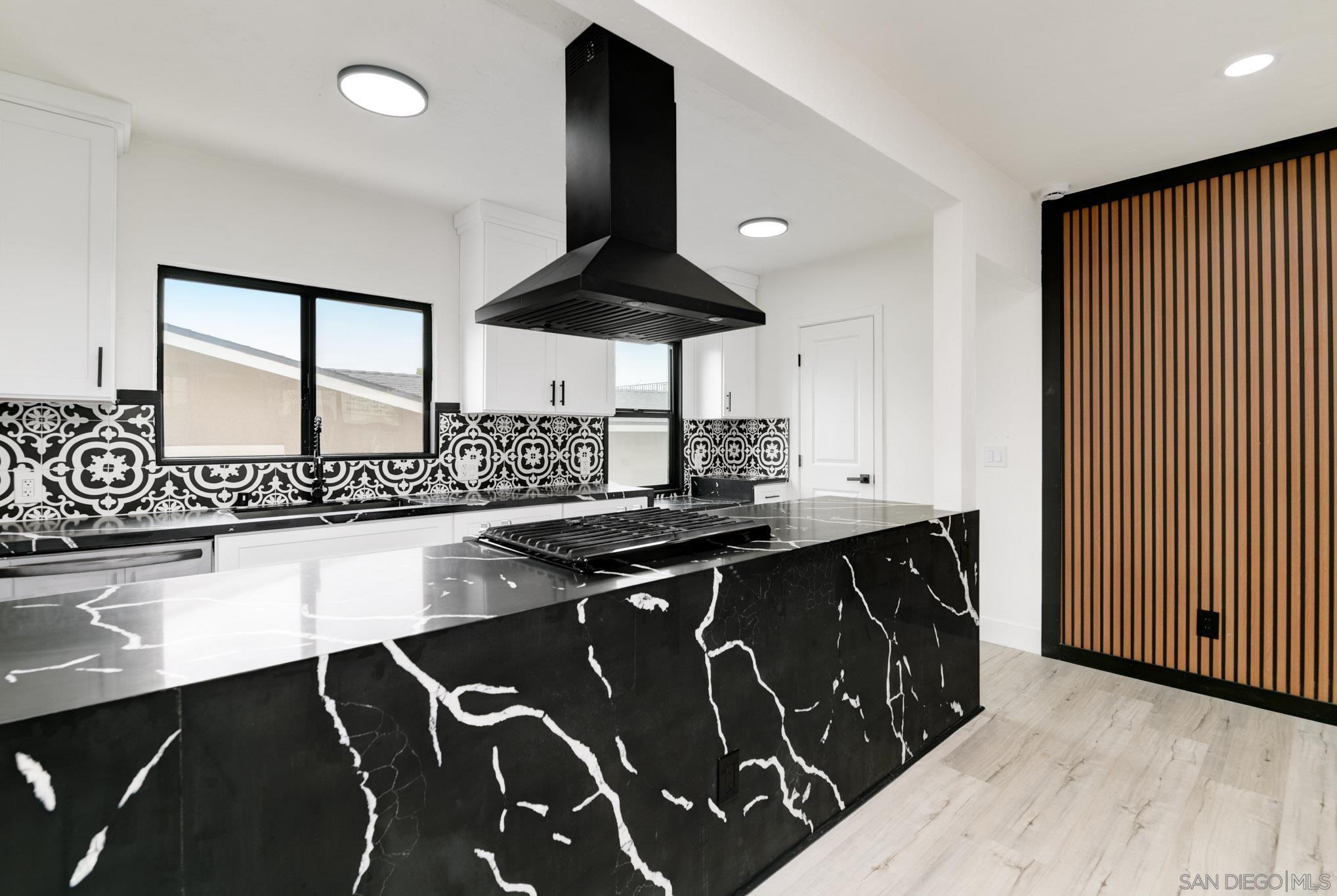 Detail Gallery Image 12 of 29 For 244  26th St, San Diego,  CA 92102 - 2 Beds | 2 Baths