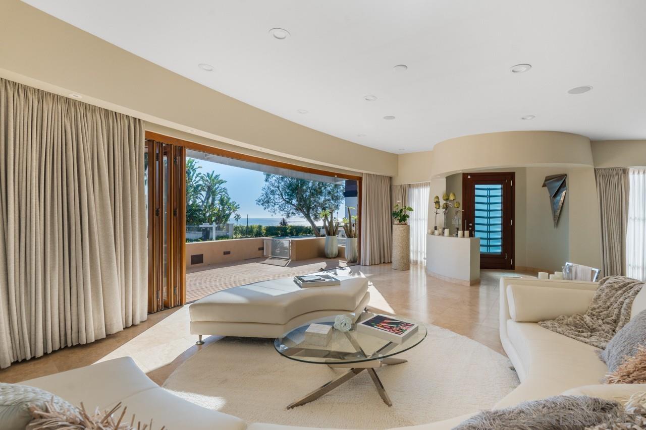 Detail Gallery Image 4 of 75 For 773 E Solana Circle, Solana Beach,  CA 92075 - 2 Beds | 2 Baths