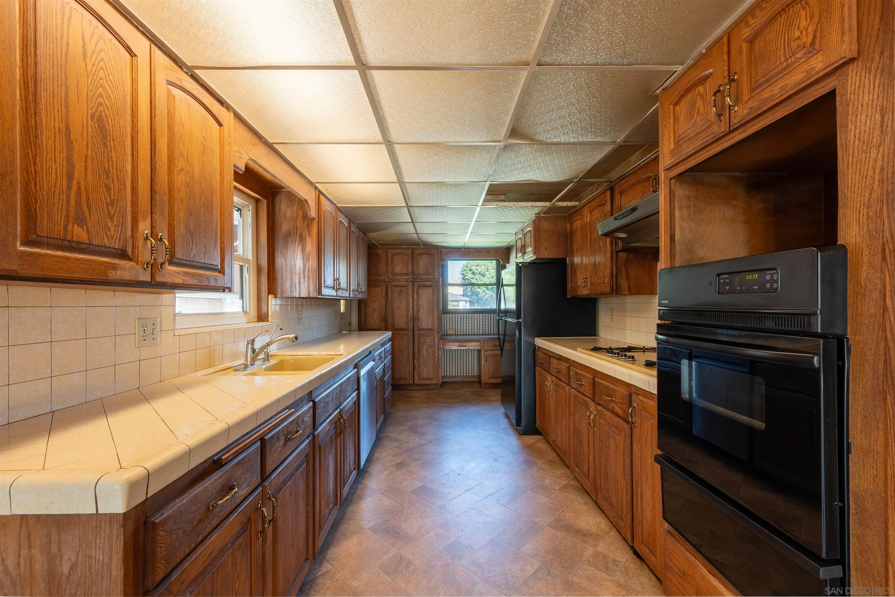 Detail Gallery Image 12 of 23 For 4827  Greenbrier Ave, San Diego,  CA 92120 - 3 Beds | 2 Baths