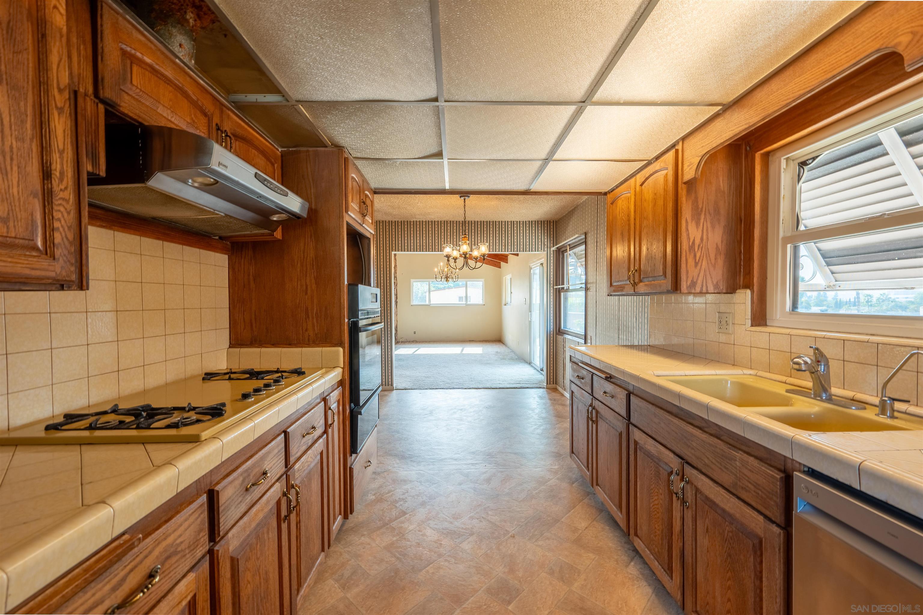 Detail Gallery Image 13 of 23 For 4827  Greenbrier Ave, San Diego,  CA 92120 - 3 Beds | 2 Baths