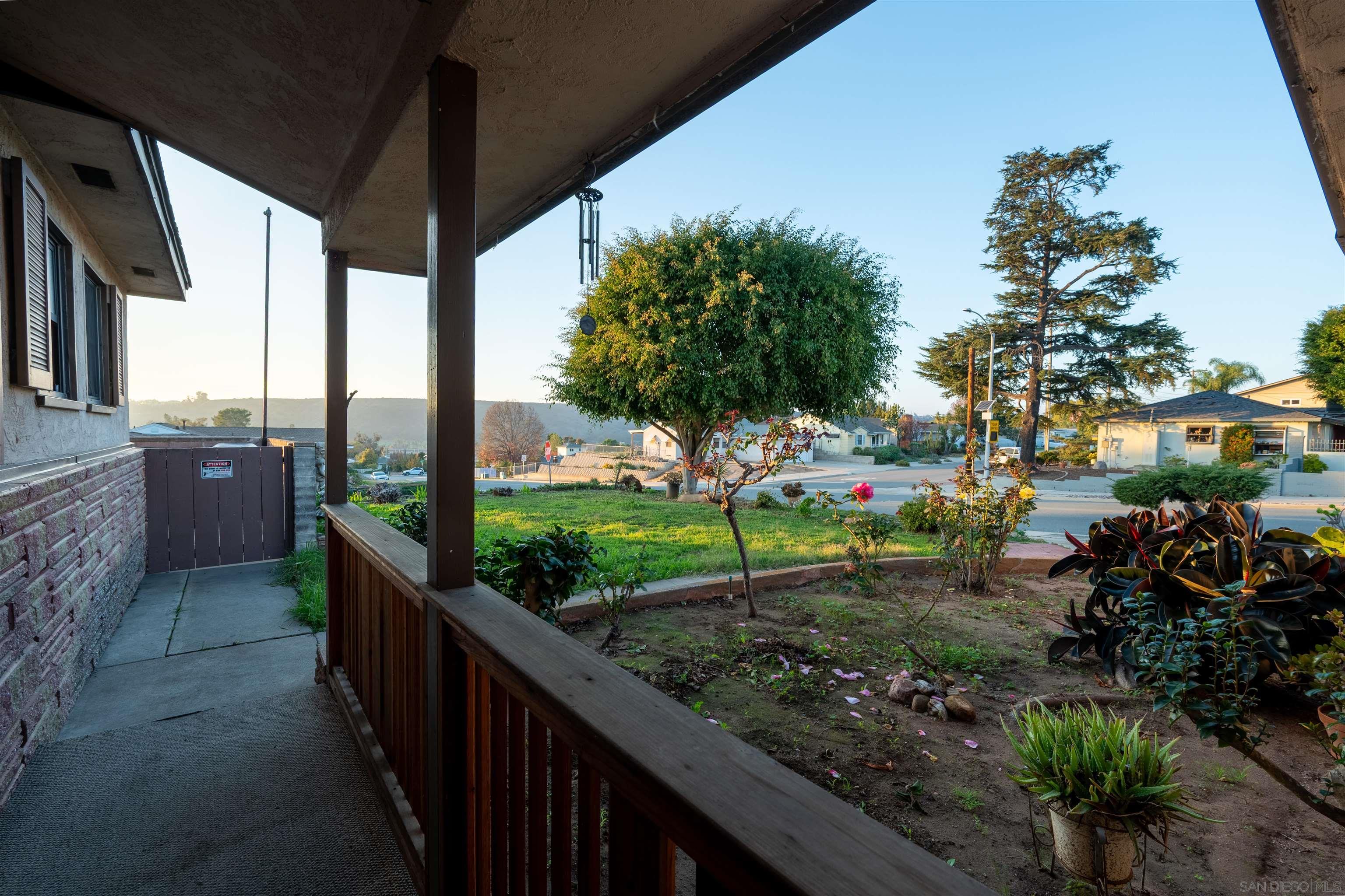 Detail Gallery Image 3 of 23 For 4827  Greenbrier Ave, San Diego,  CA 92120 - 3 Beds | 2 Baths