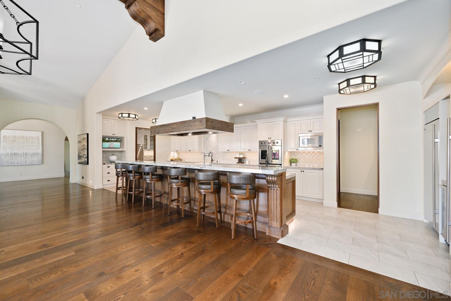 Detail Gallery Image 12 of 42 For 7031  Las Colinas, Rancho Santa Fe,  CA 92067 - 8 Beds | 10/2 Baths