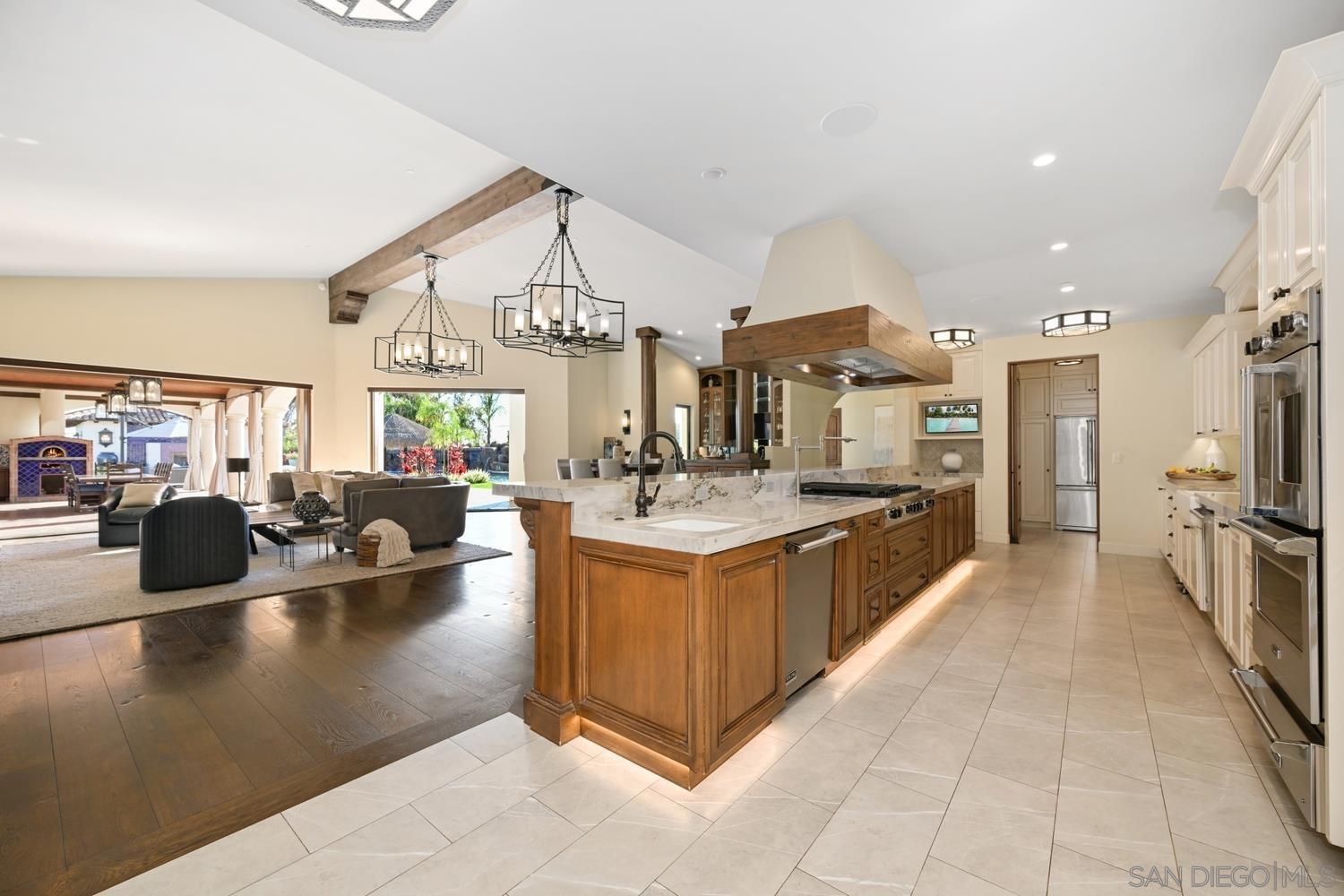 Detail Gallery Image 15 of 42 For 7031  Las Colinas, Rancho Santa Fe,  CA 92067 - 8 Beds | 10/2 Baths