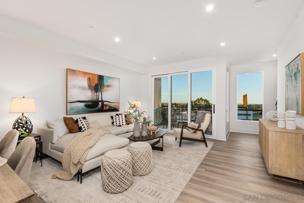 Detail Gallery Image 2 of 27 For 1045  32nd St  4, San Diego,  CA 92102 - 3 Beds | 3/1 Baths