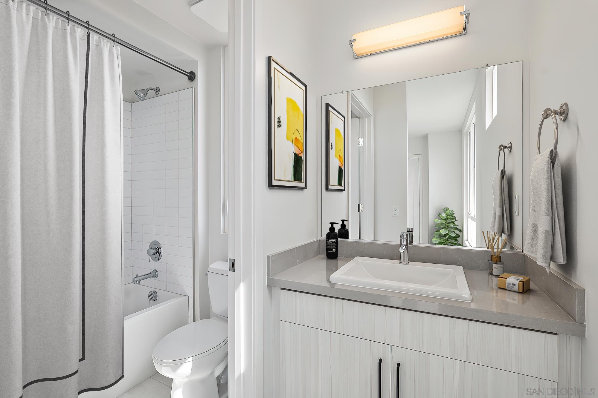 Detail Gallery Image 17 of 27 For 1045  32nd St  4, San Diego,  CA 92102 - 3 Beds | 3/1 Baths