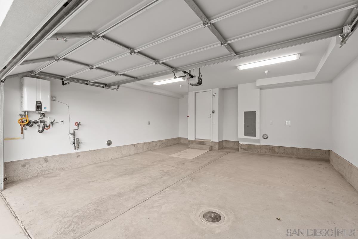 Detail Gallery Image 23 of 27 For 1045  32nd St  4, San Diego,  CA 92102 - 3 Beds | 3/1 Baths