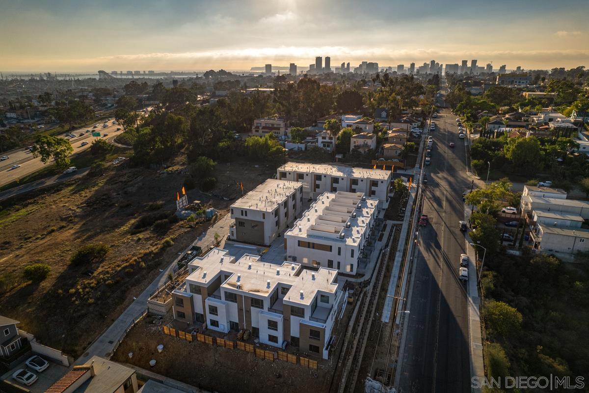 Detail Gallery Image 27 of 27 For 1045  32nd St  4, San Diego,  CA 92102 - 3 Beds | 3/1 Baths