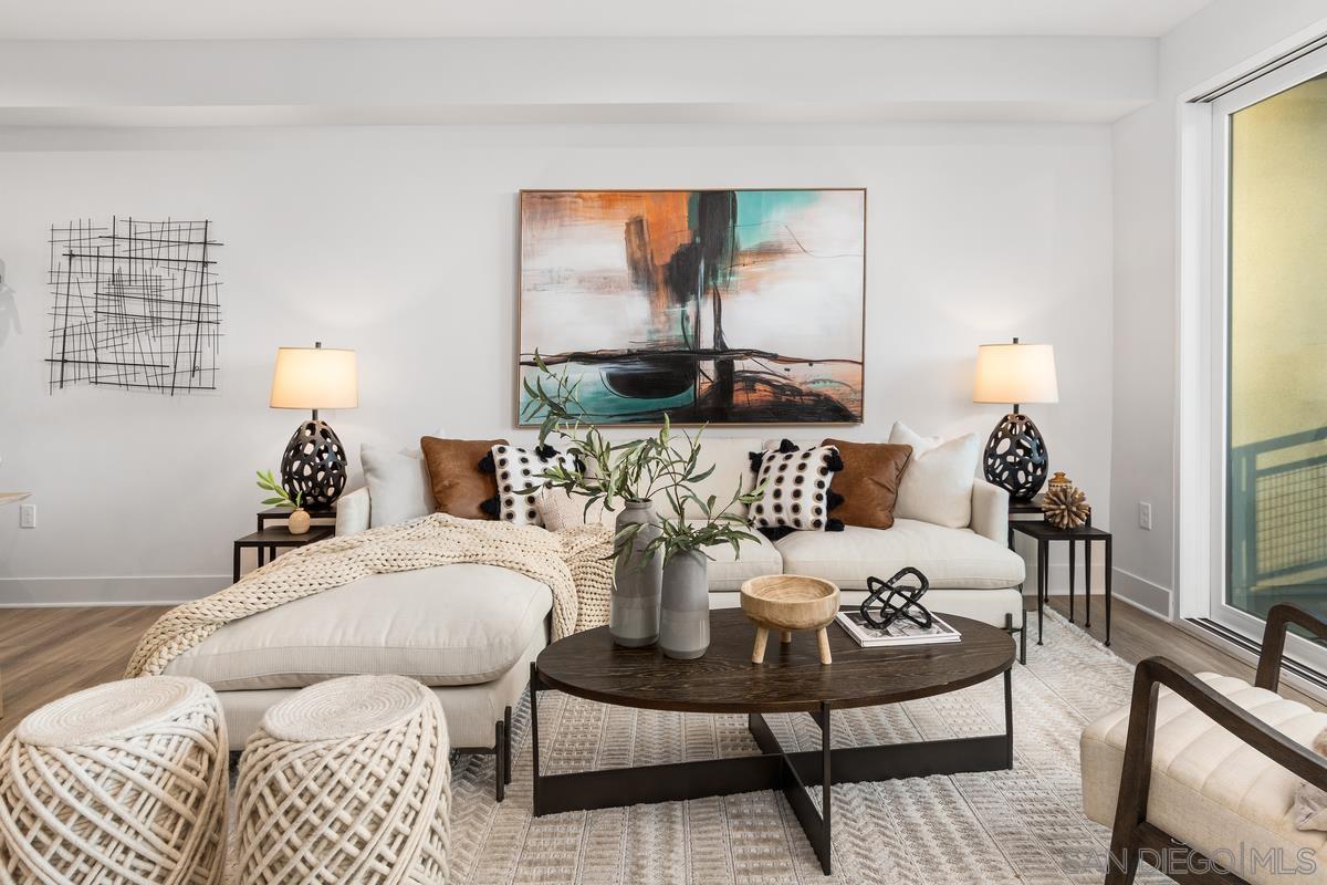 Detail Gallery Image 4 of 27 For 1045  32nd St  4, San Diego,  CA 92102 - 3 Beds | 3/1 Baths