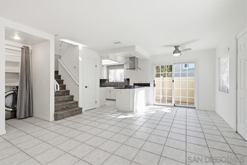 Front Image Thumbnail for SD250046077