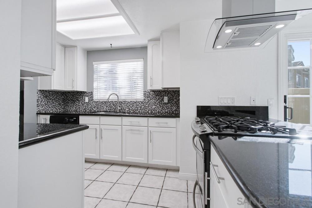 Detail Gallery Image 3 of 47 For 10180  Palm Glen Dr., Santee,  CA 92071 - 3 Beds | 2/1 Baths