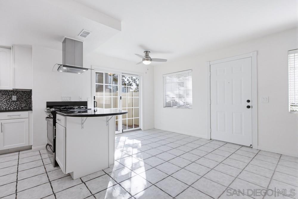 Detail Gallery Image 9 of 47 For 10180  Palm Glen Dr., Santee,  CA 92071 - 3 Beds | 2/1 Baths