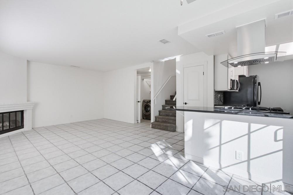 Detail Gallery Image 10 of 47 For 10180  Palm Glen Dr., Santee,  CA 92071 - 3 Beds | 2/1 Baths