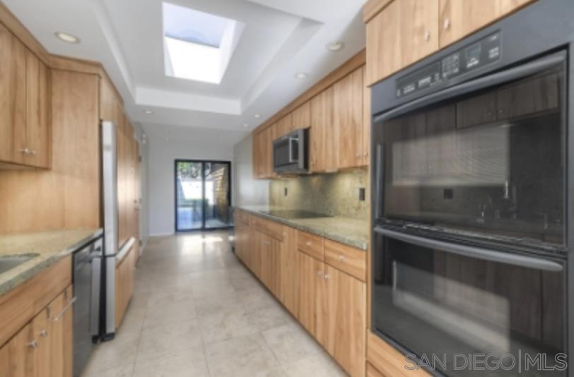 Detail Gallery Image 11 of 42 For 2239  Del Mar Scenic Parkway, Del Mar,  CA 92014 - 2 Beds | 3 Baths