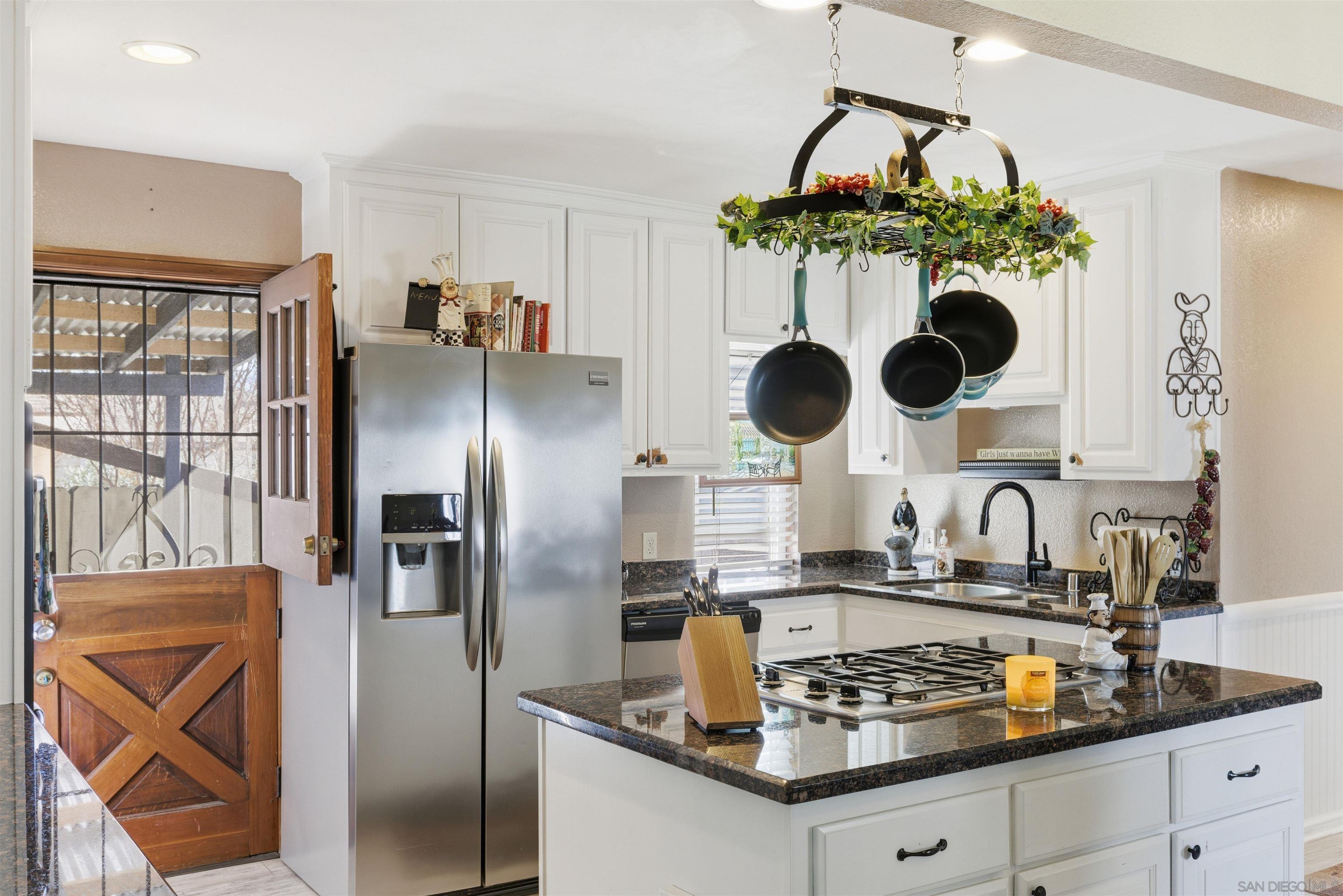 Front Image Thumbnail for SD250046080