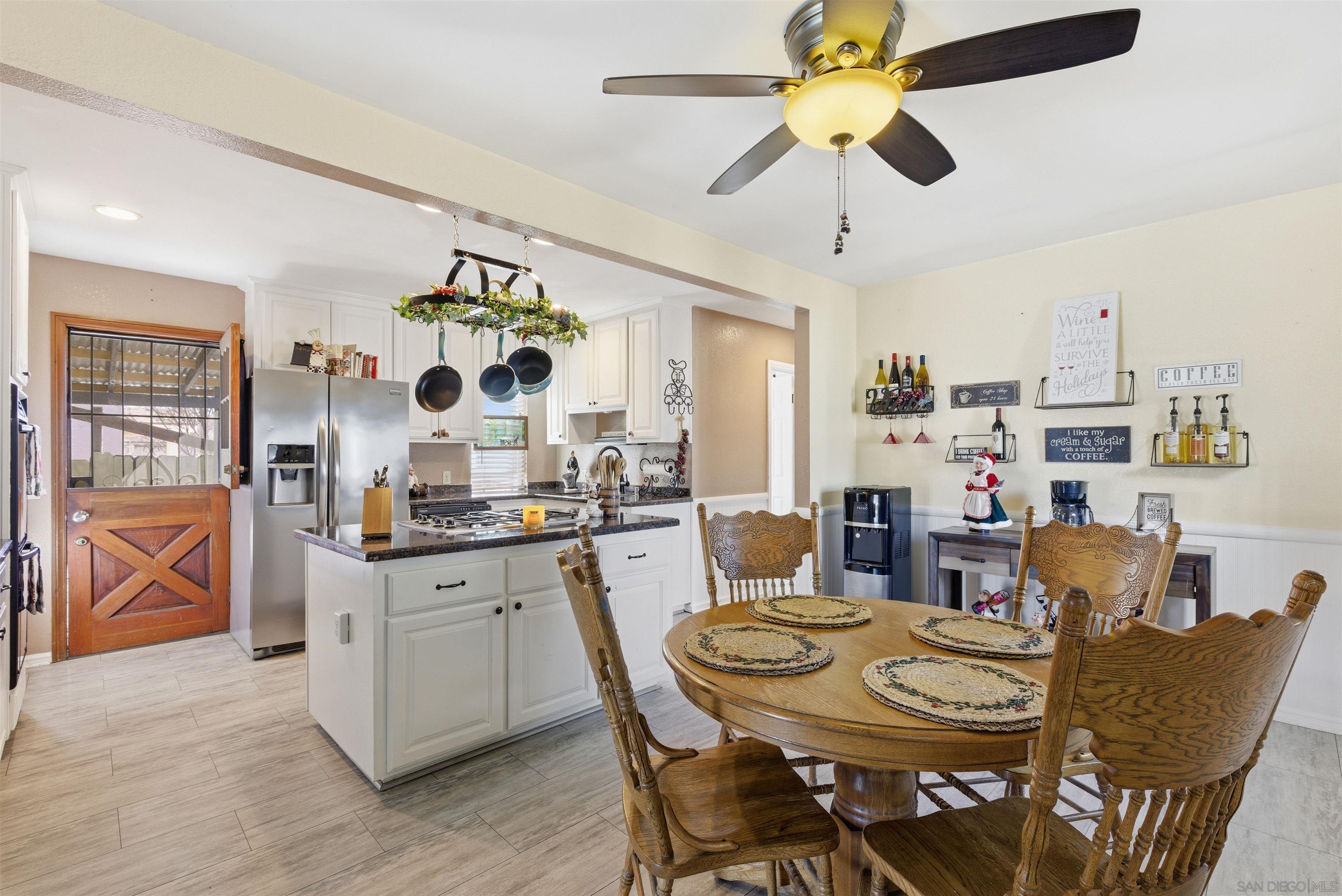 Detail Gallery Image 3 of 34 For 1178  Eucalyptus Dr, El Cajon,  CA 92020 - 3 Beds | 2 Baths